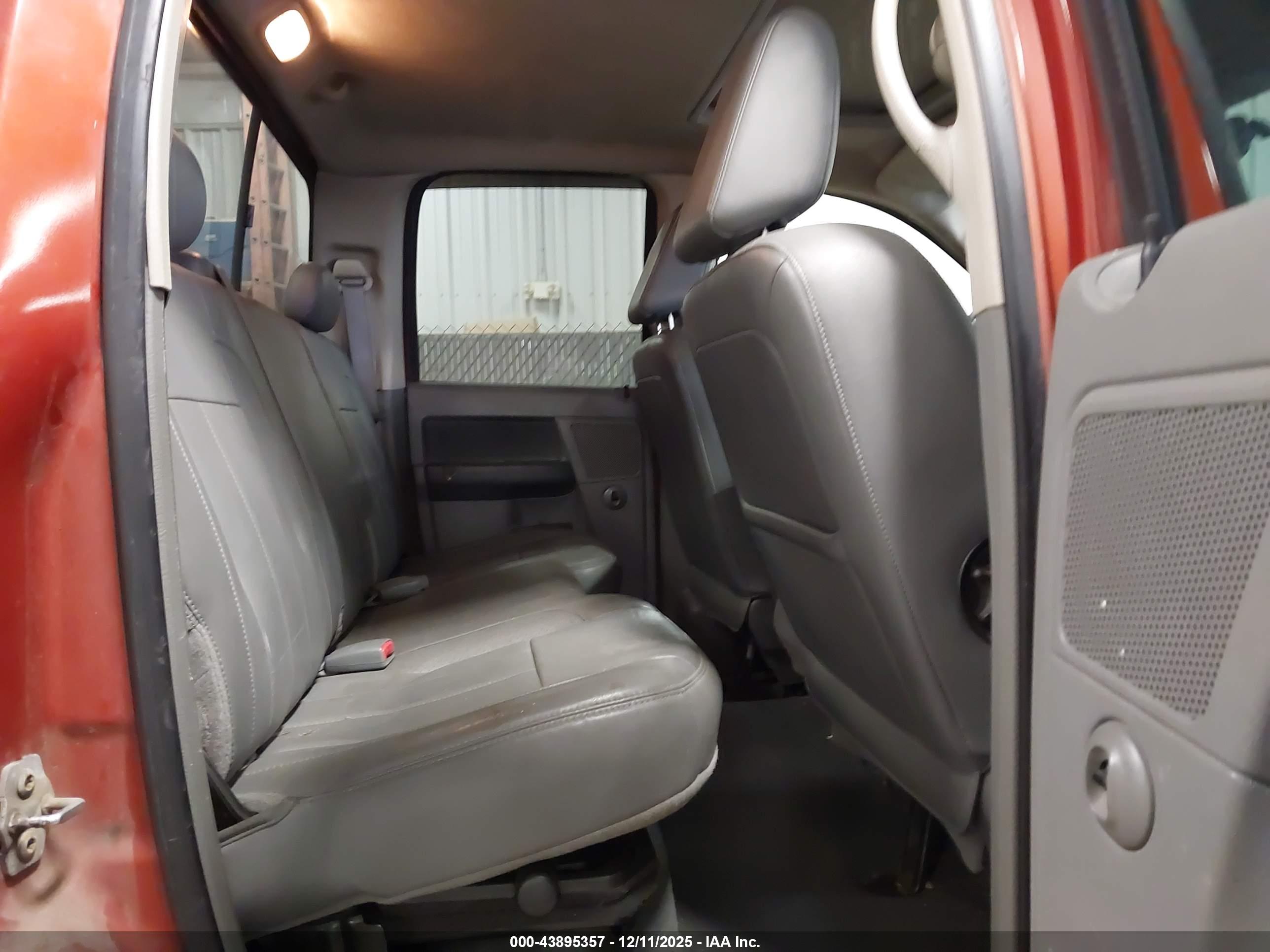 DODGE RAM image 8
