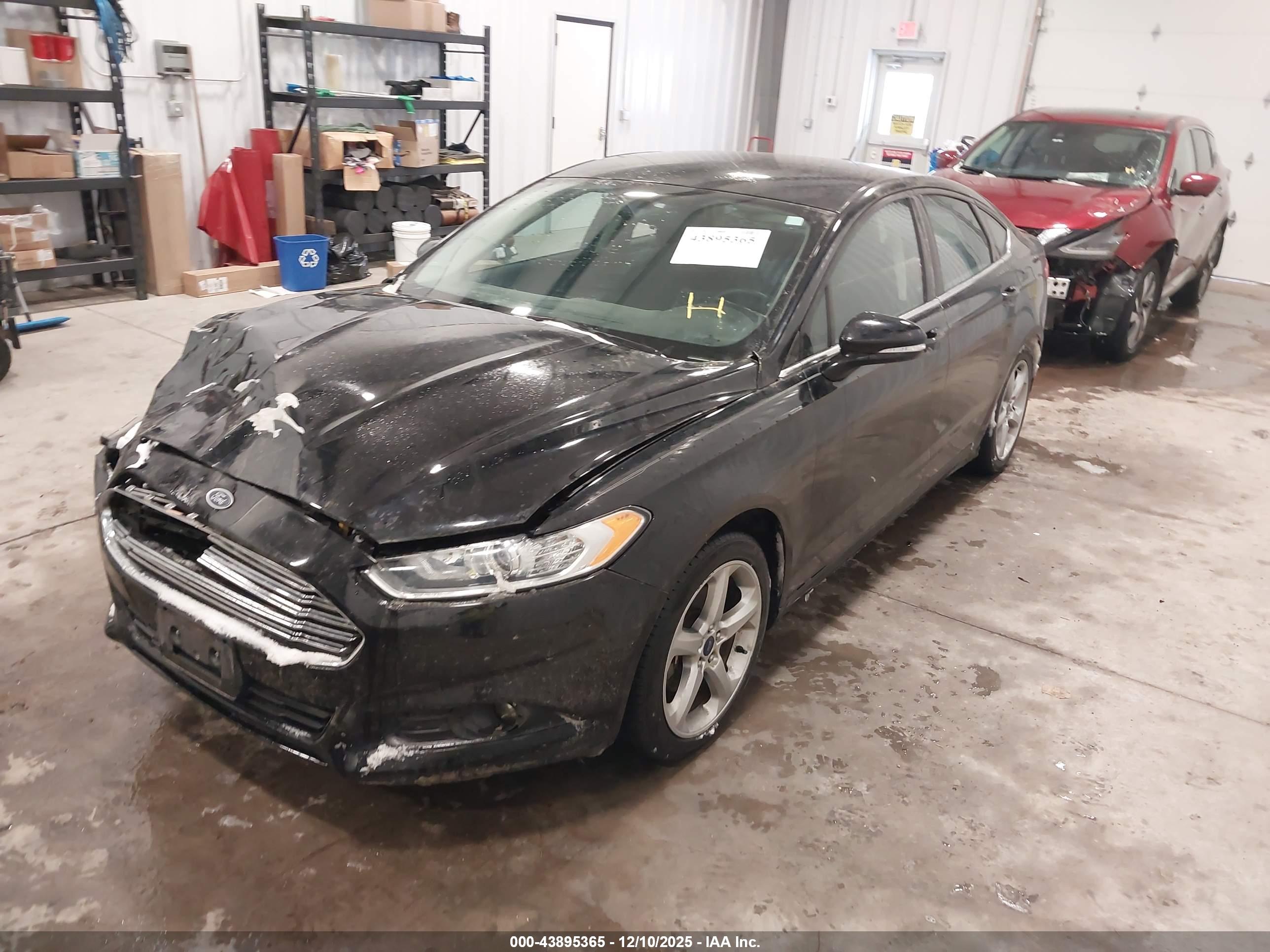FORD FUSION image 2