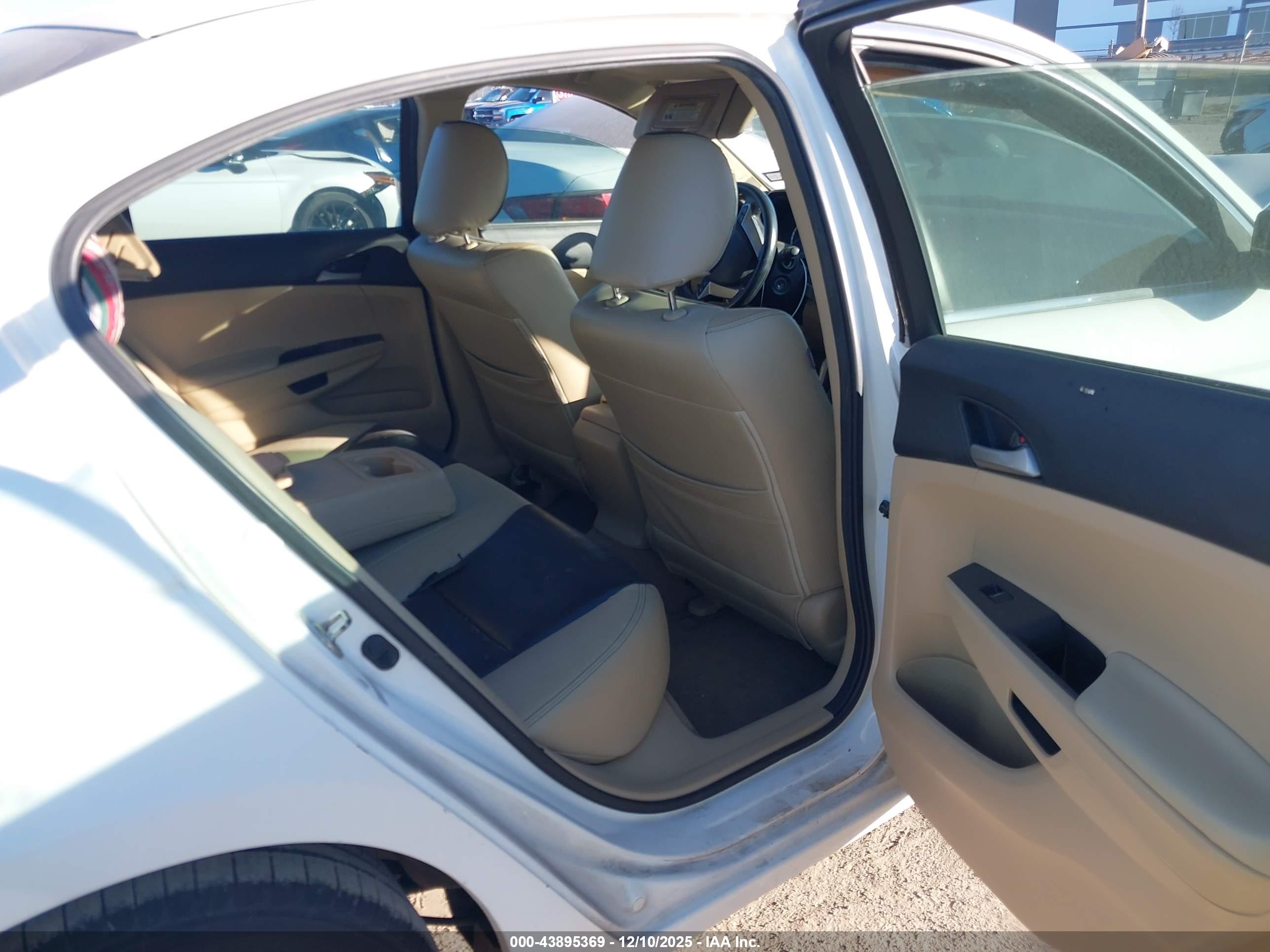 HONDA ACCORD image 8