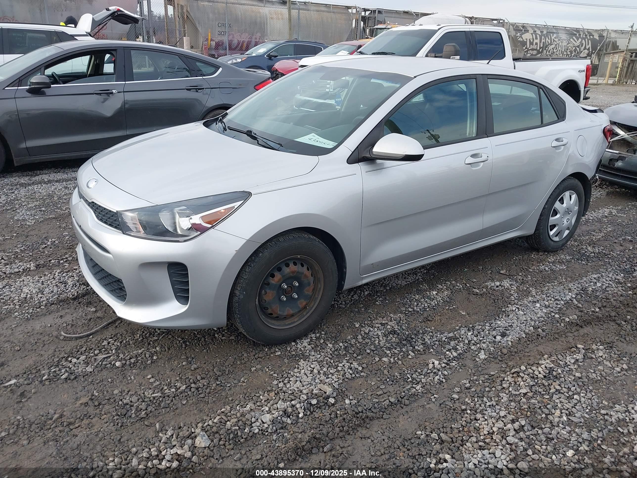 KIA RIO image 2