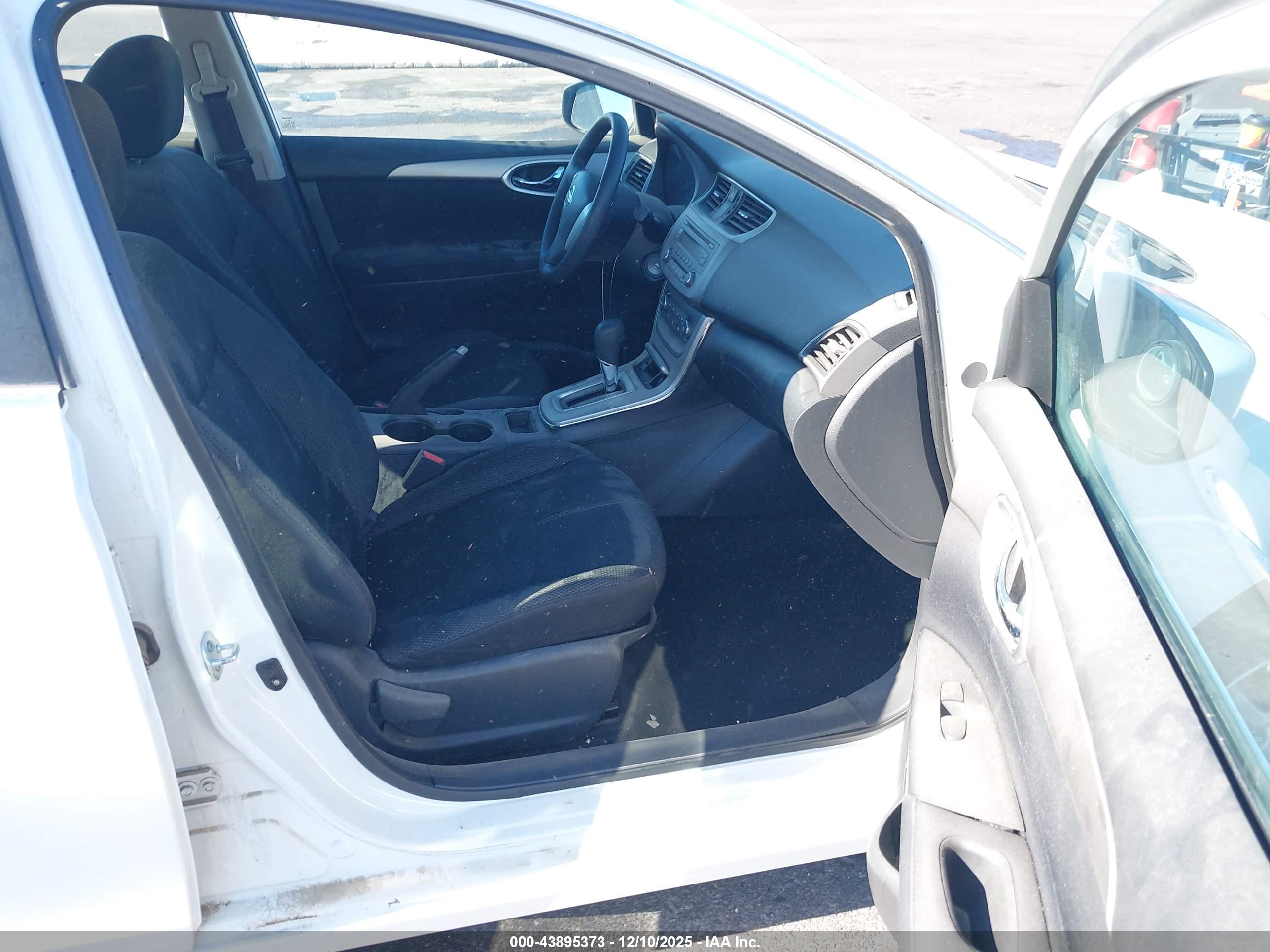 NISSAN SENTRA image 5