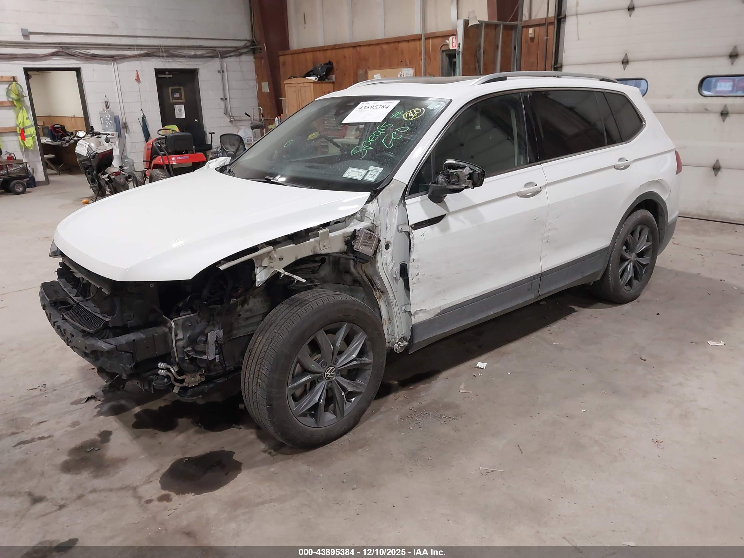 VOLKSWAGEN TIGUAN image 2
