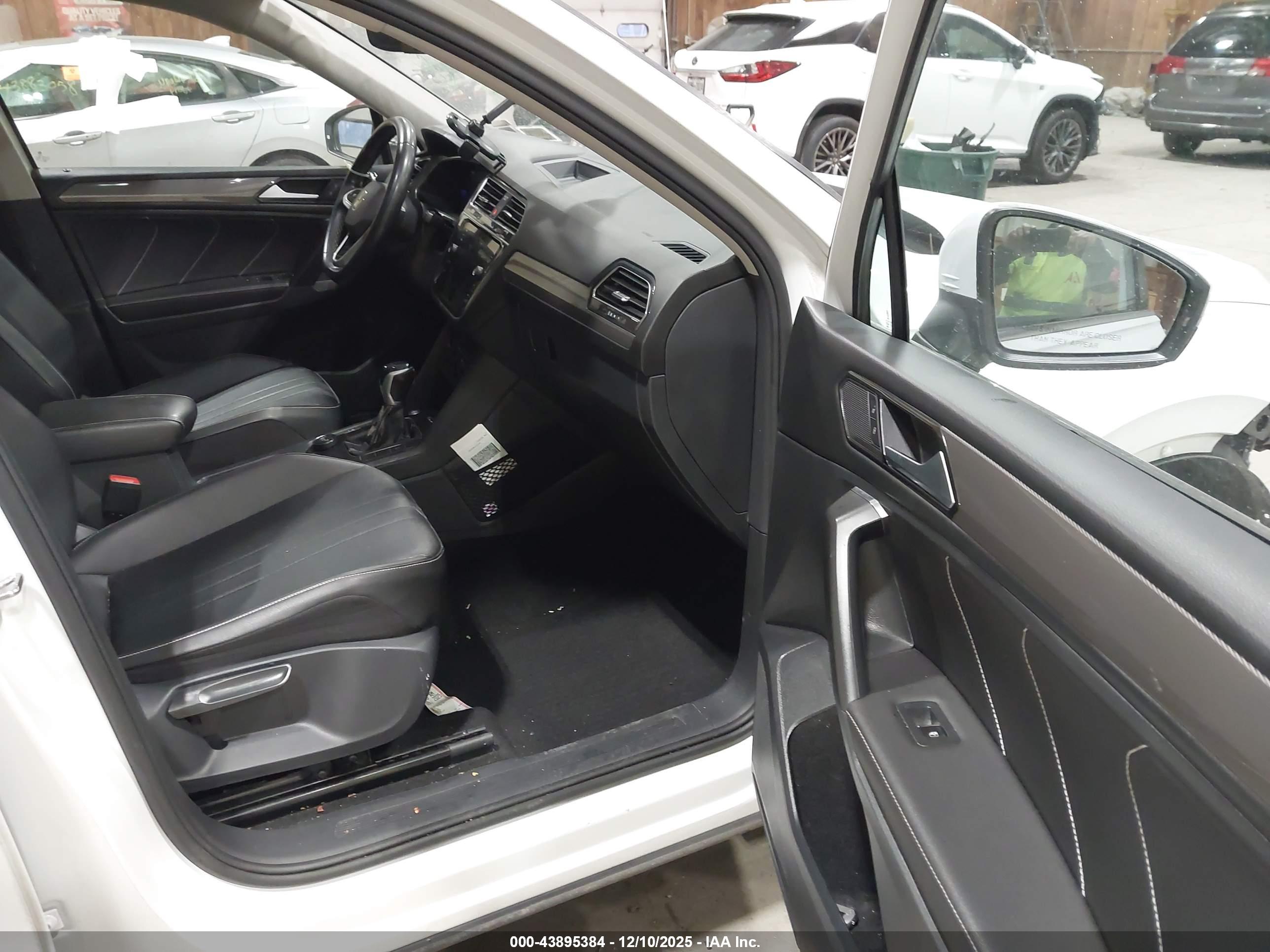VOLKSWAGEN TIGUAN image 5