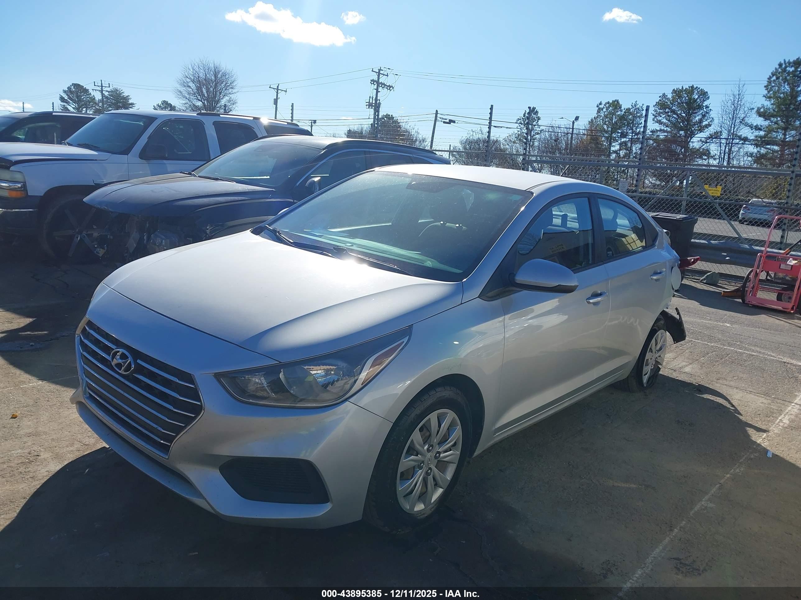 HYUNDAI ACCENT image 2