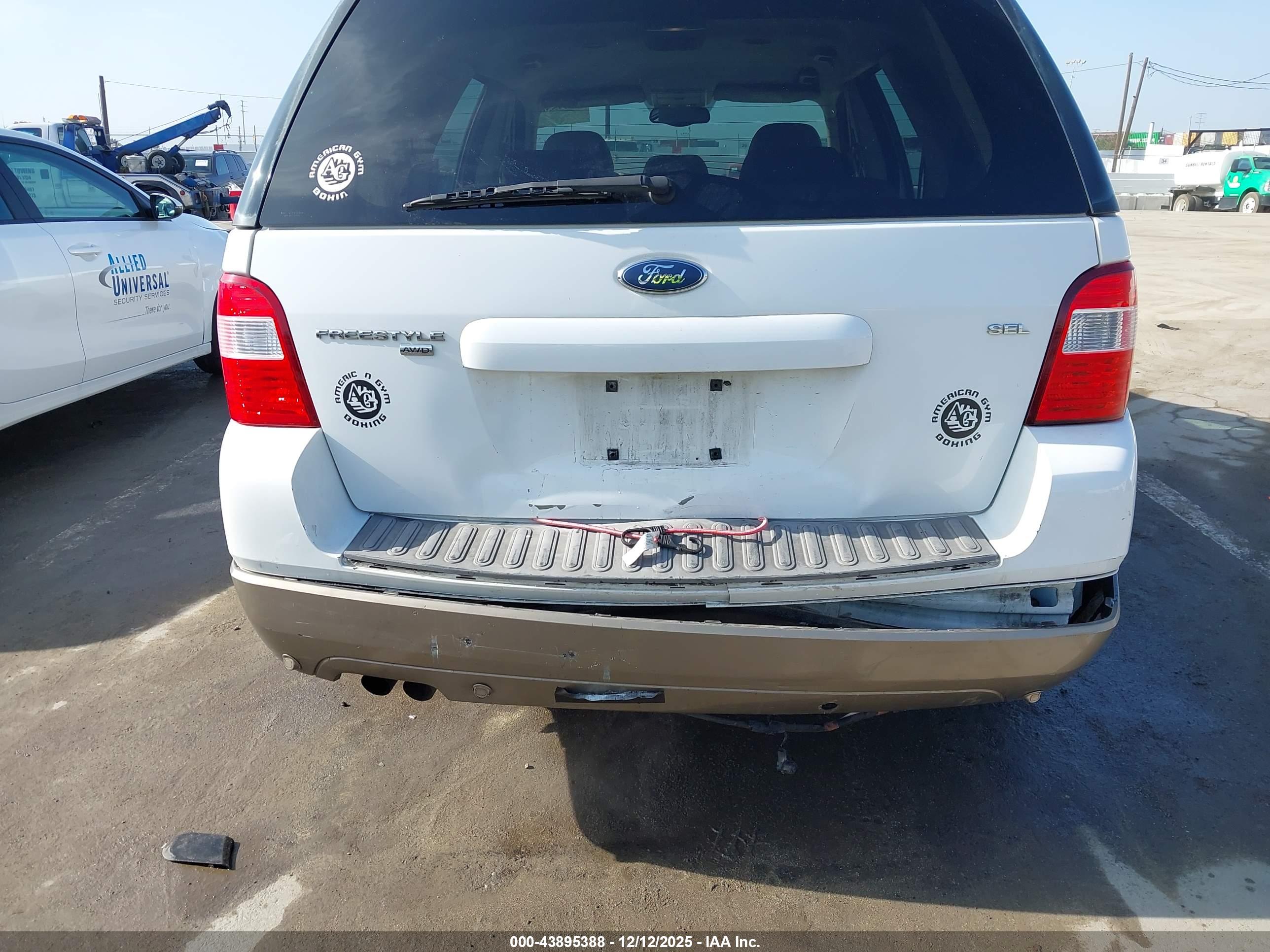 FORD FREESTYLE image 6