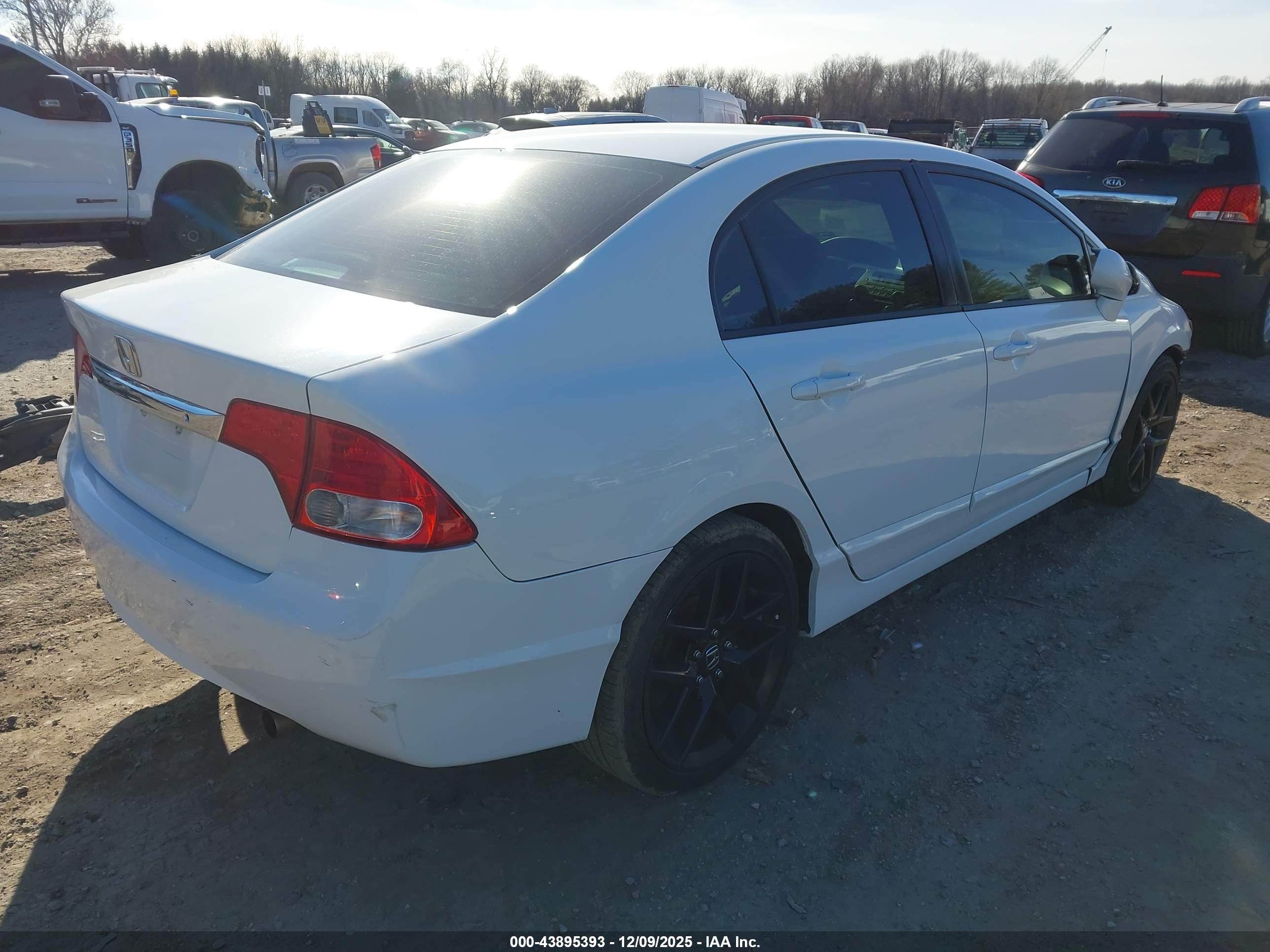 HONDA CIVIC image 4