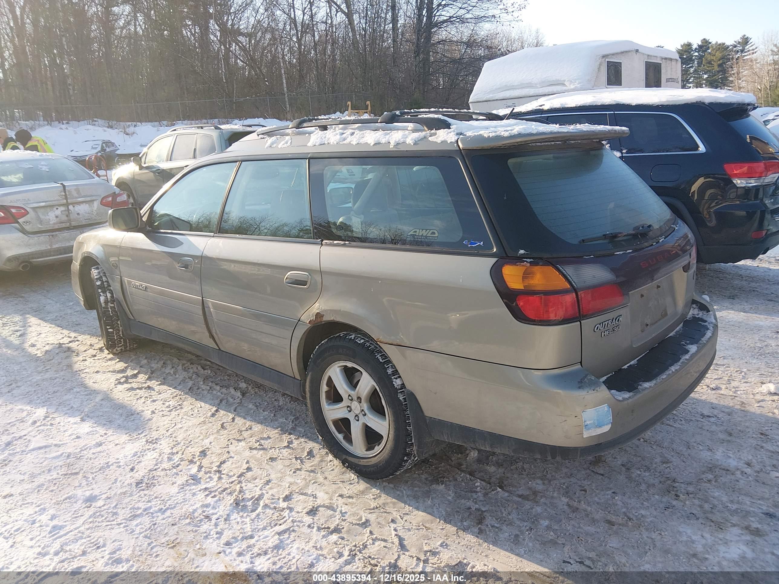 SUBARU OUTBACK image 3