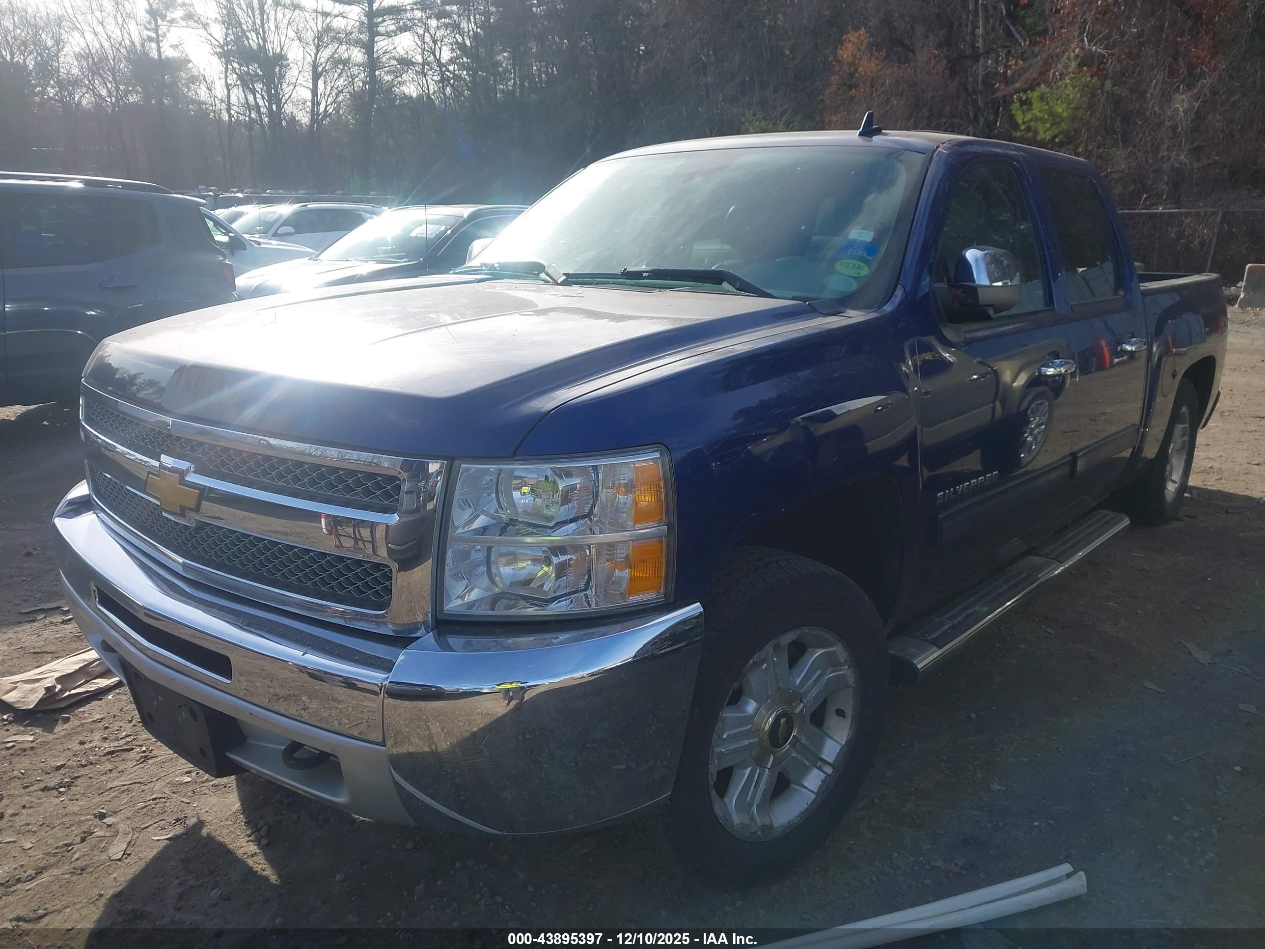 CHEVROLET SILVERADO image 2