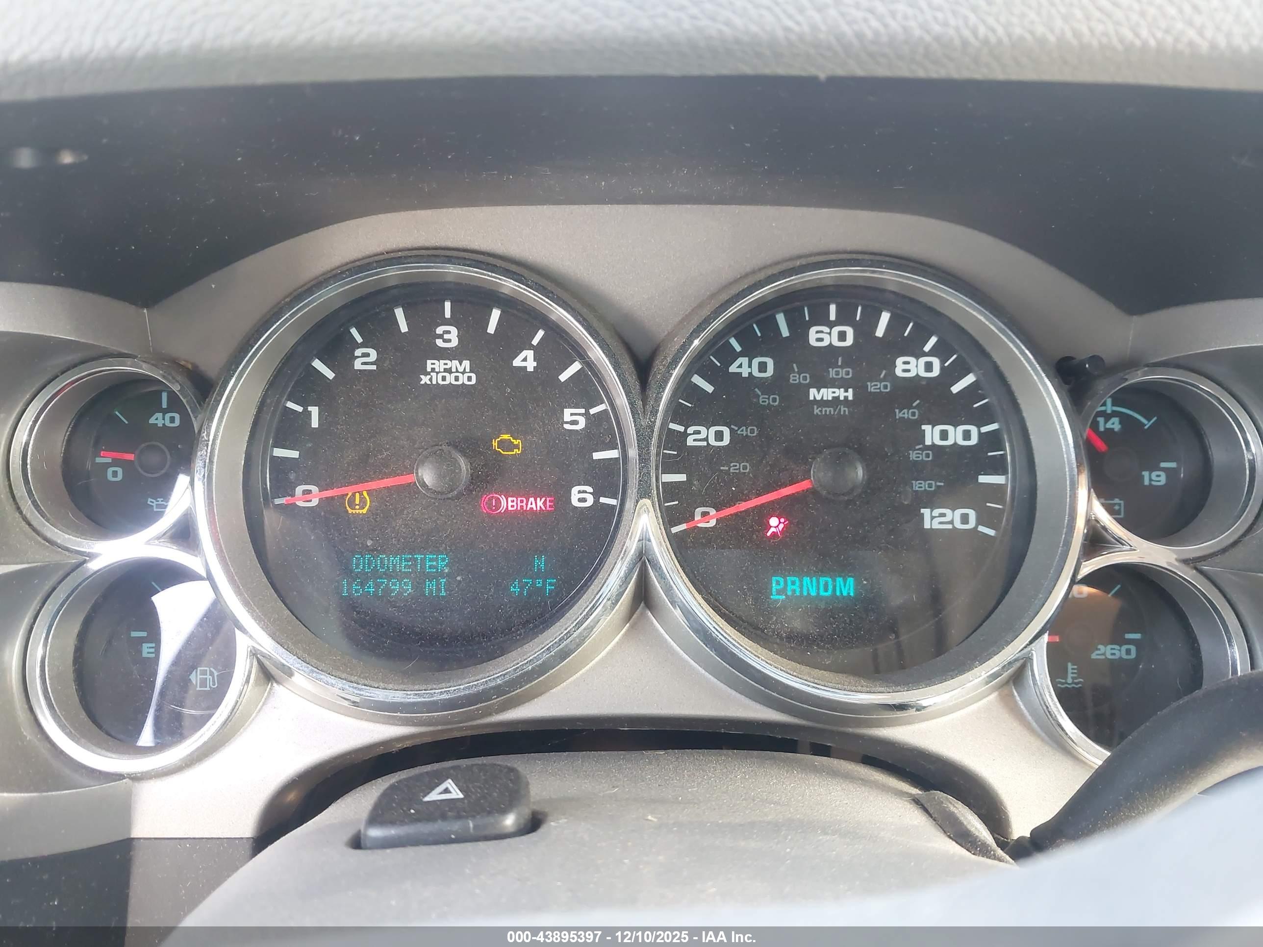 CHEVROLET SILVERADO image 7