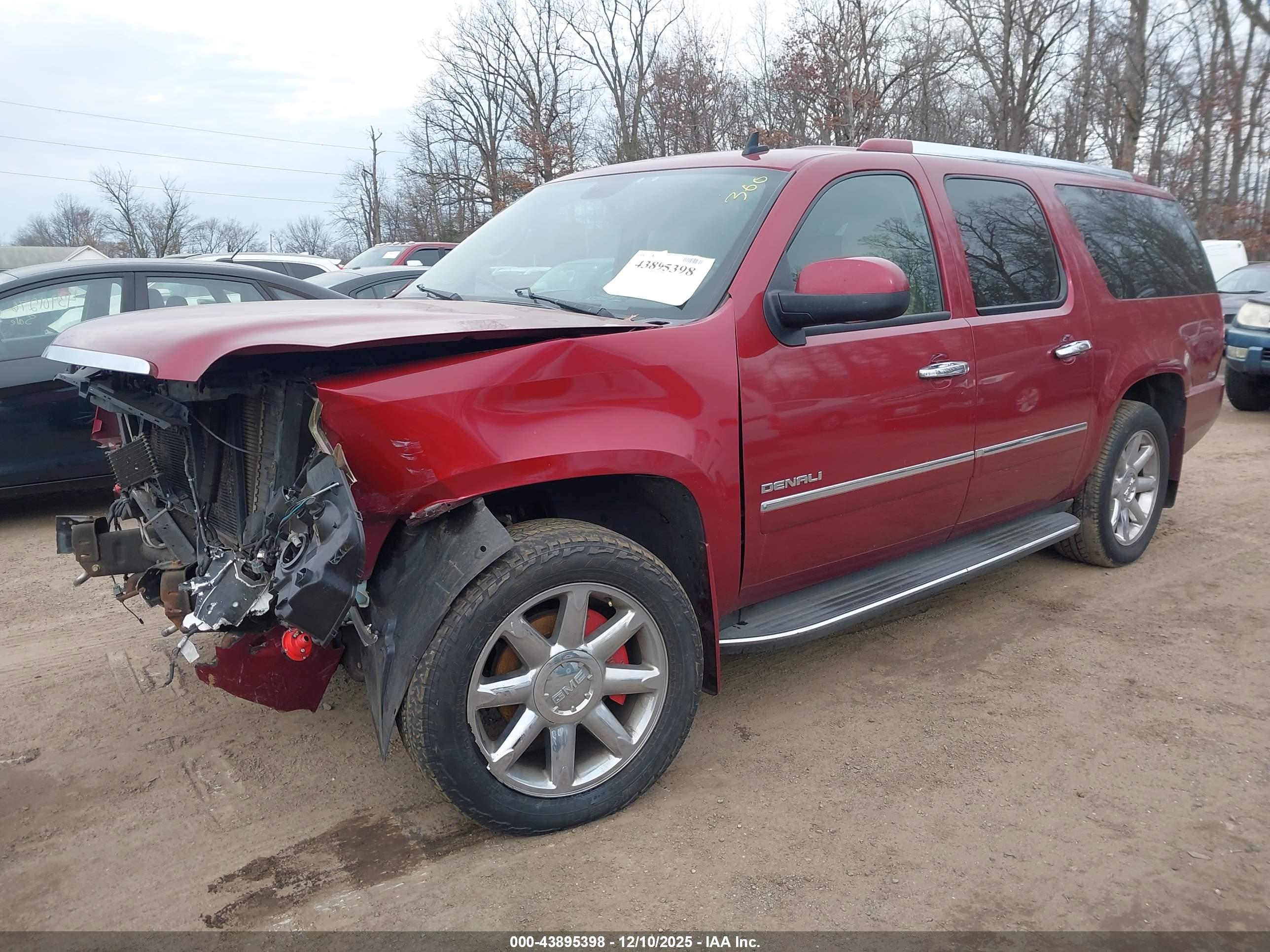 GMC YUKON image 2