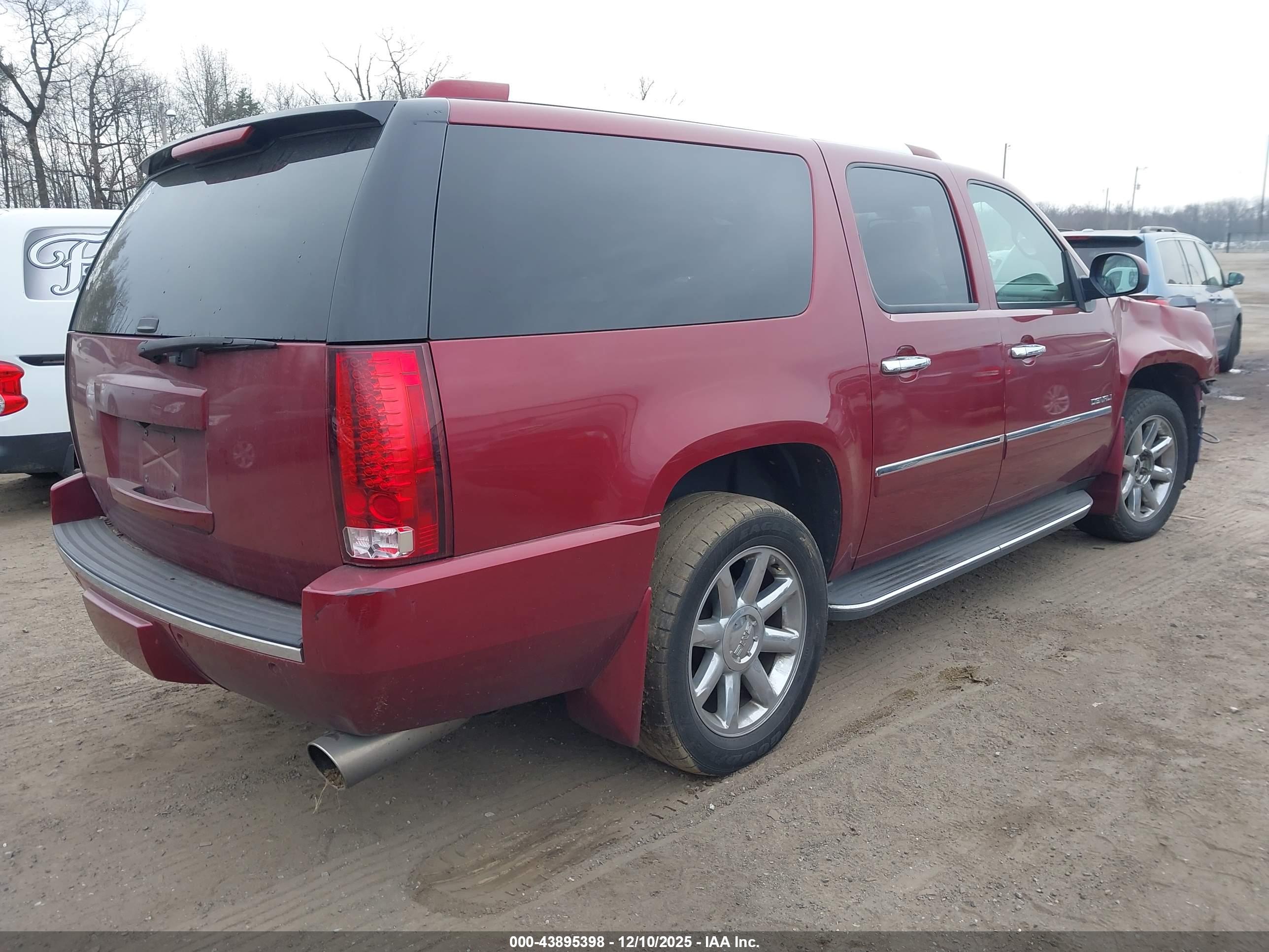 GMC YUKON image 4
