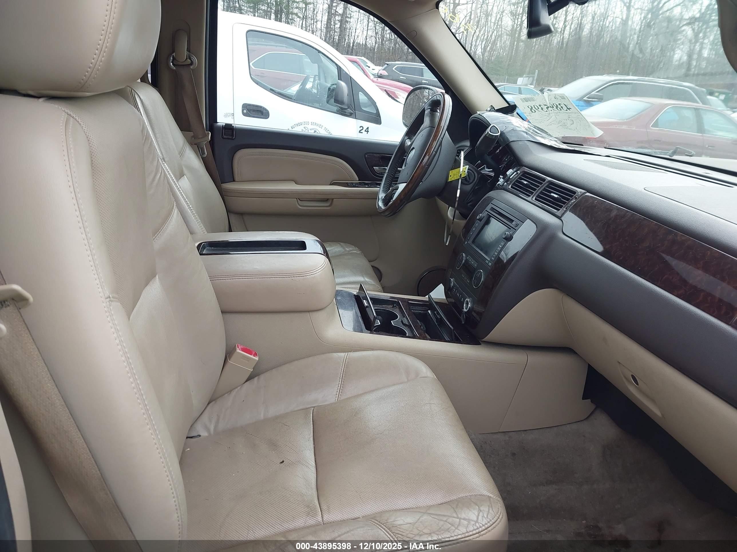 GMC YUKON image 5