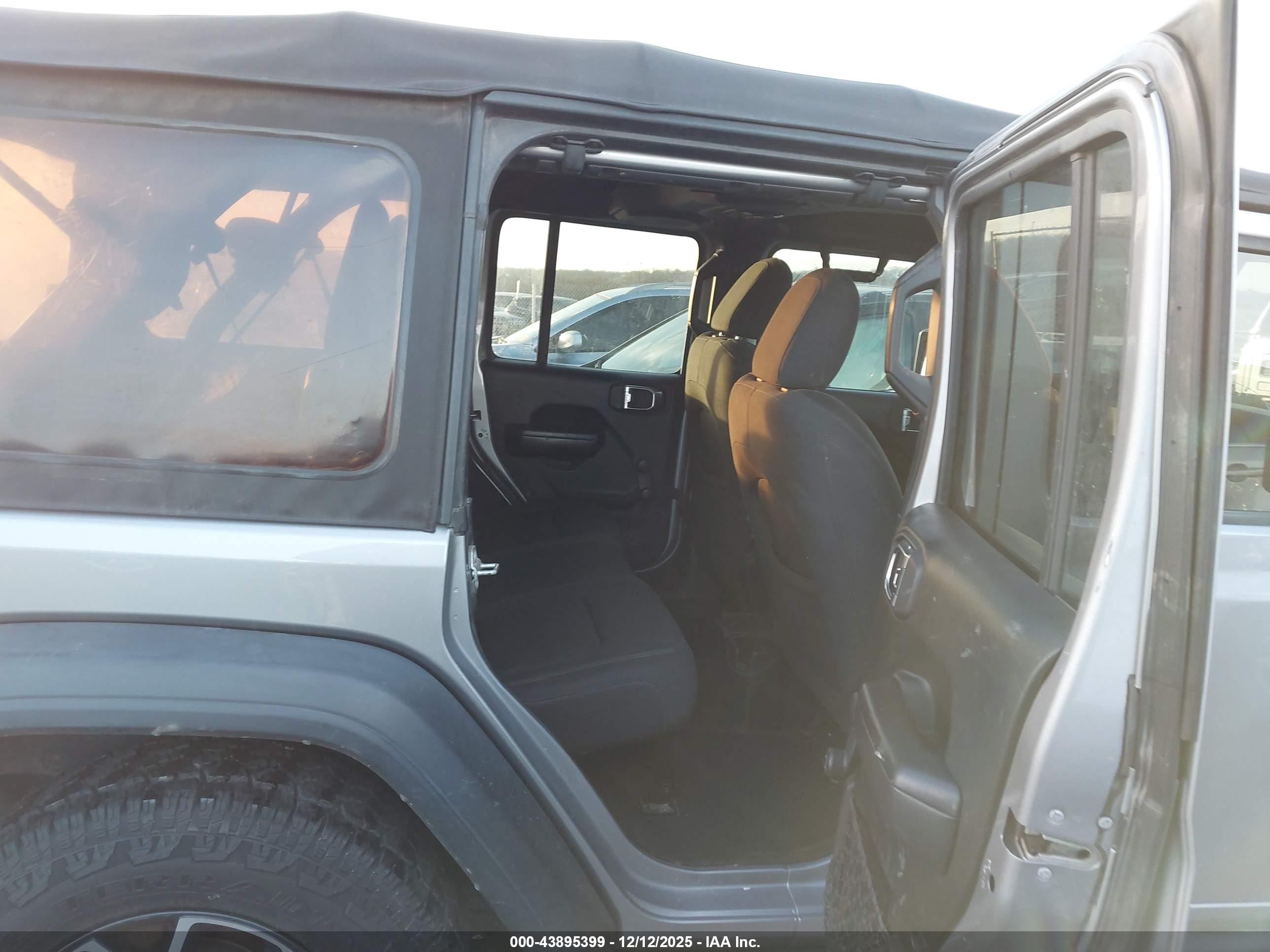 JEEP WRANGLER image 8