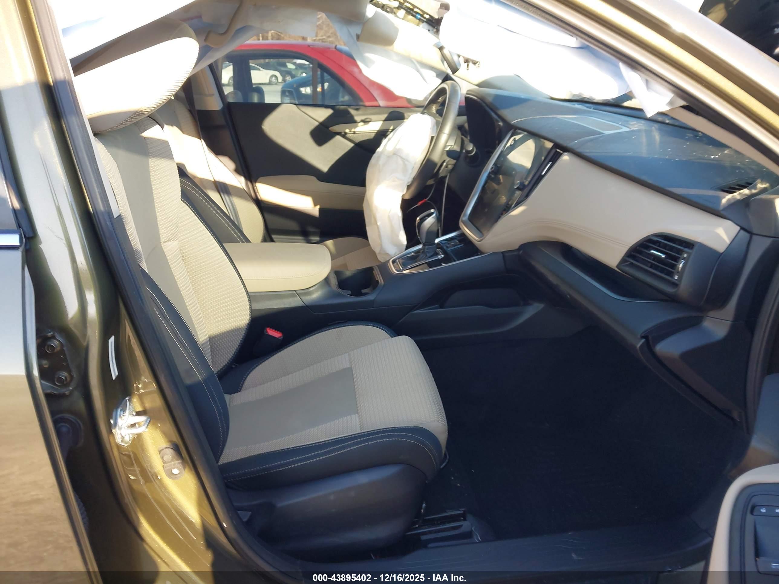 SUBARU OUTBACK image 5