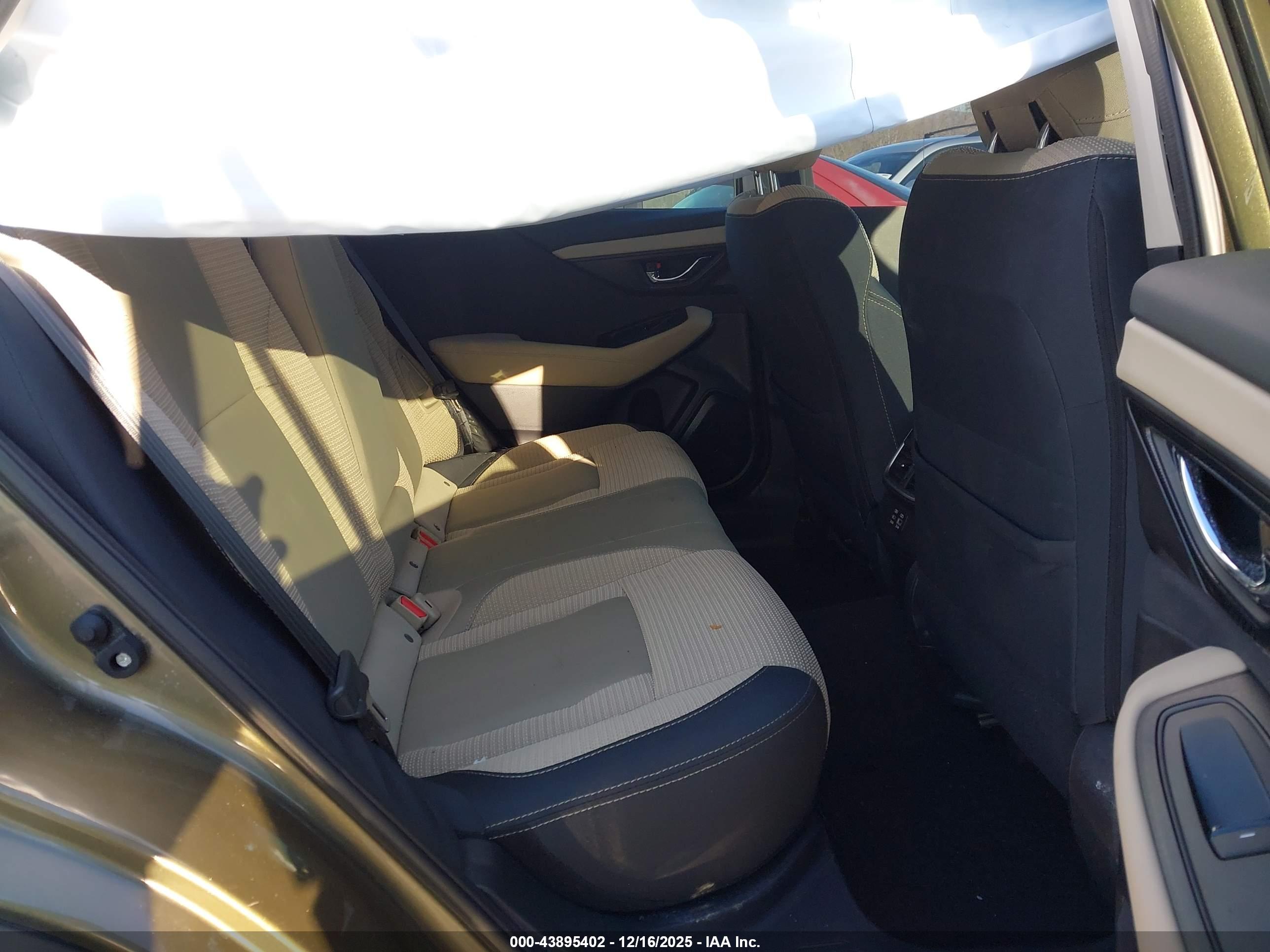 SUBARU OUTBACK image 8