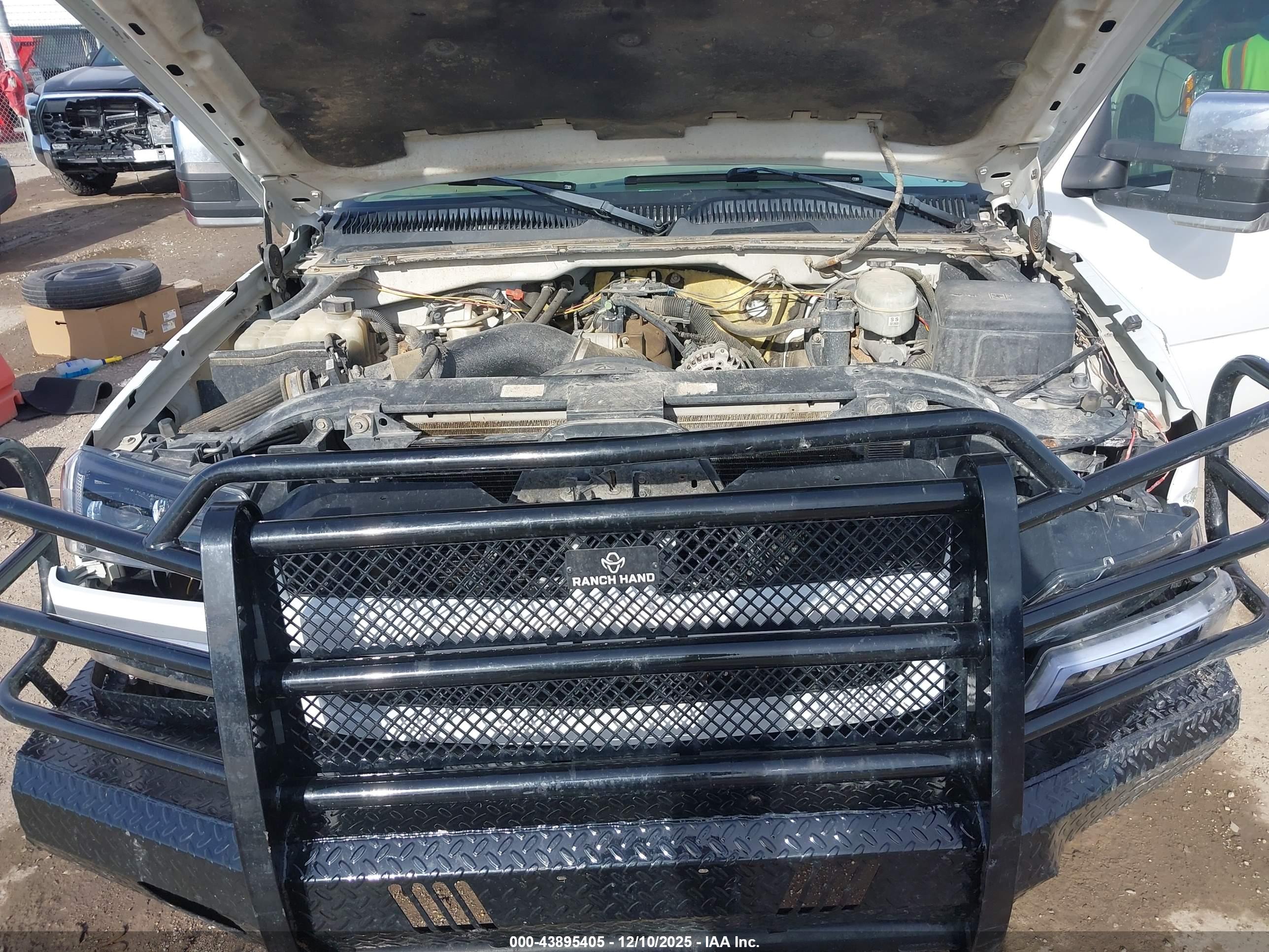 CHEVROLET SILVERADO image 10