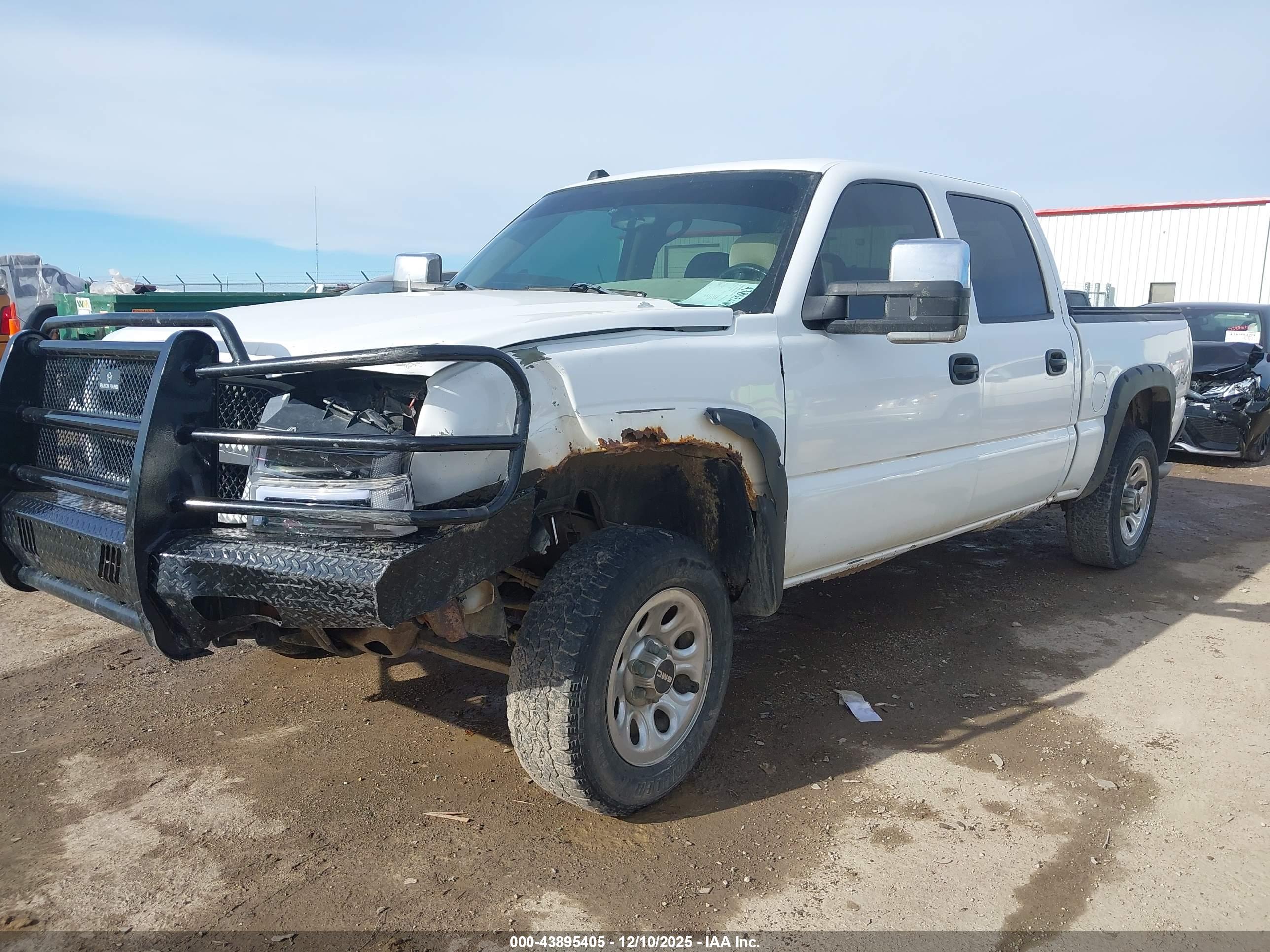 CHEVROLET SILVERADO image 2