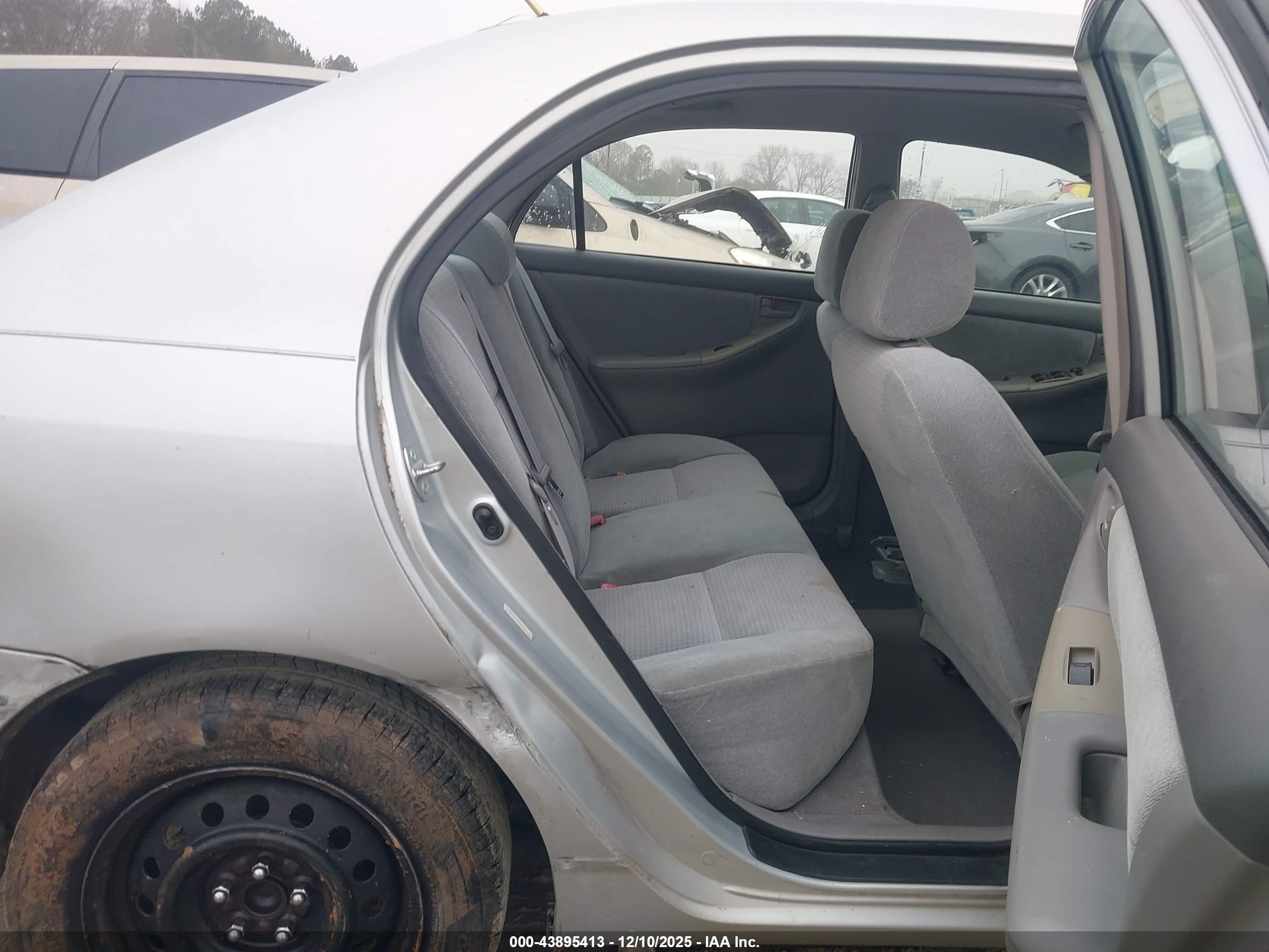 TOYOTA COROLLA image 8