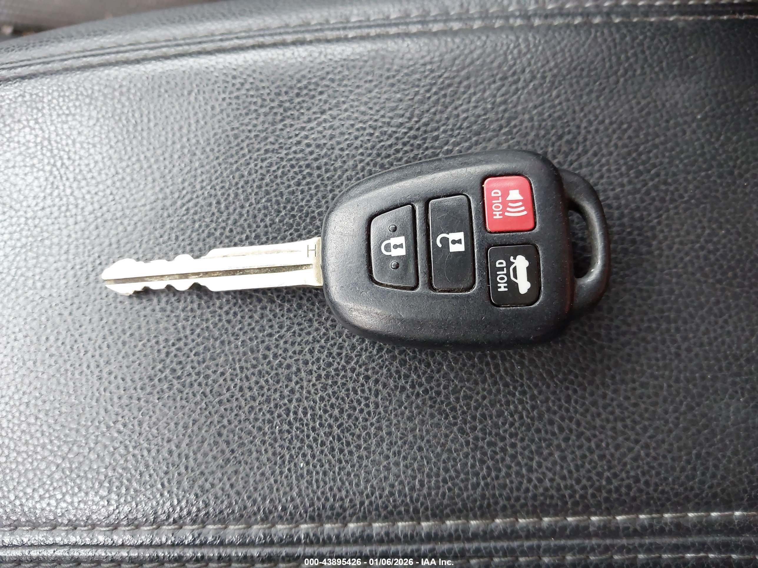 TOYOTA COROLLA image 11
