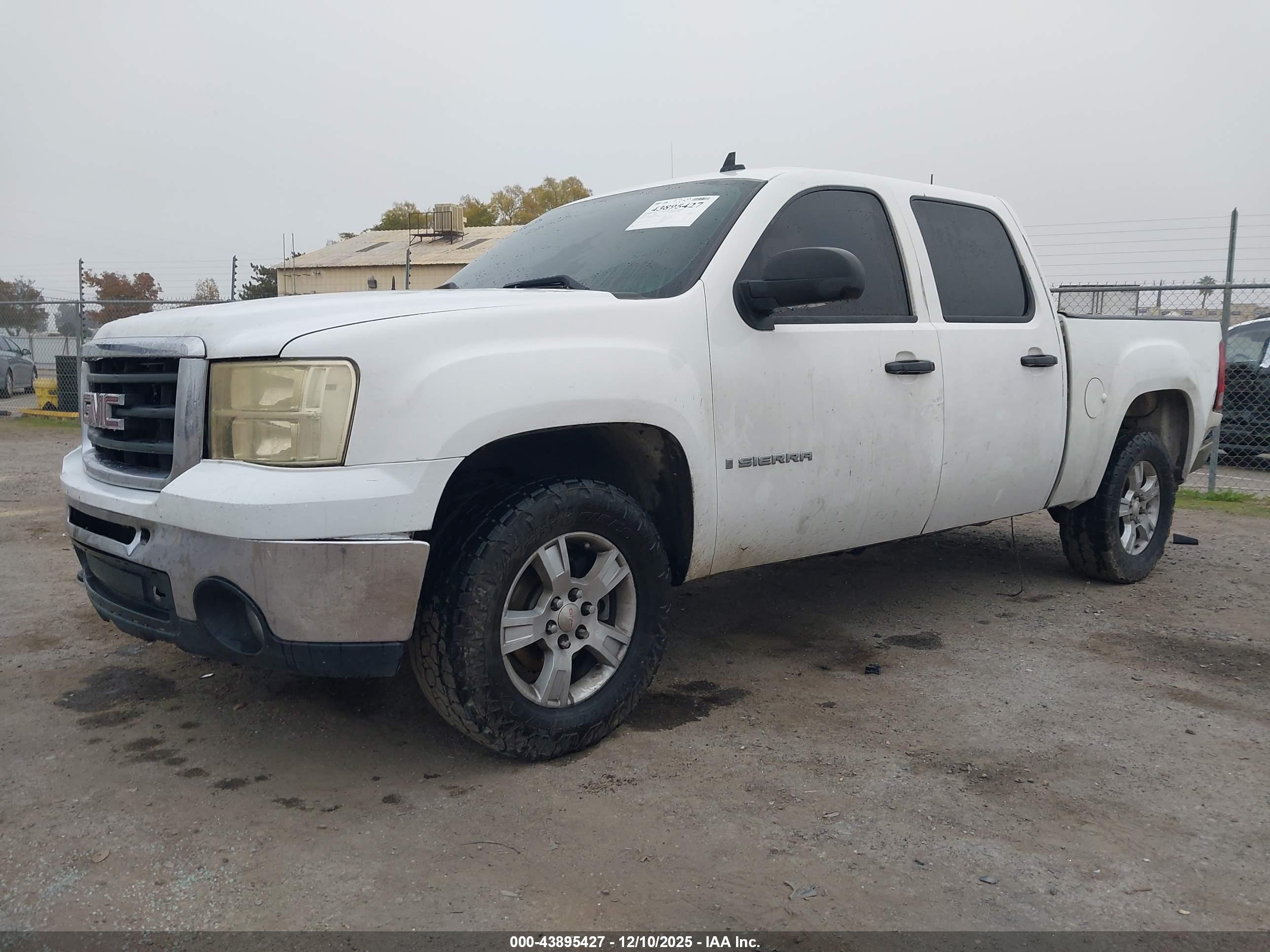 GMC SIERRA image 2
