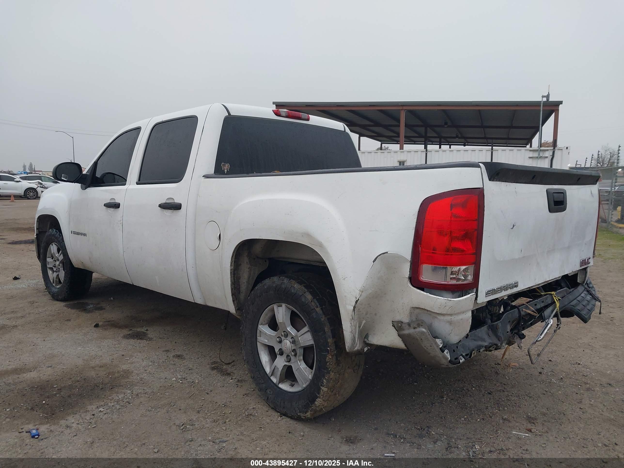 GMC SIERRA image 3
