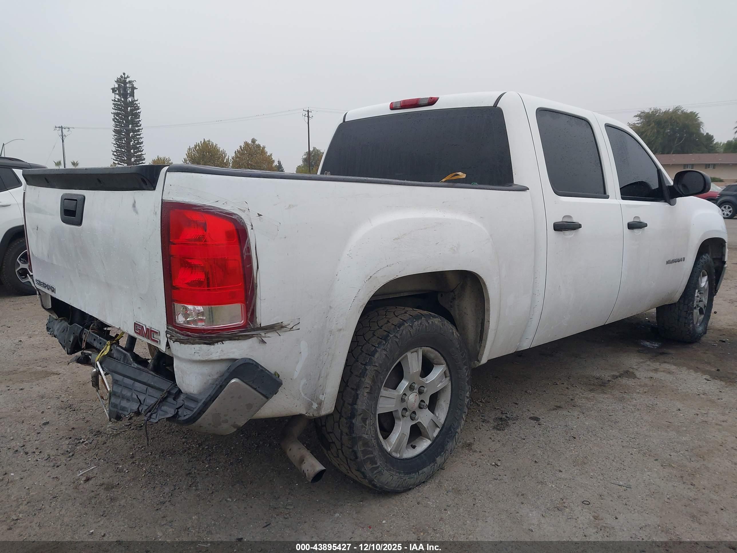 GMC SIERRA image 4