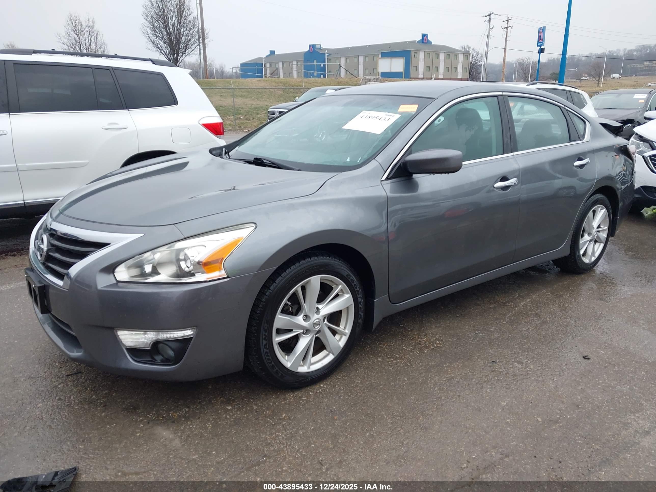 NISSAN ALTIMA image 2