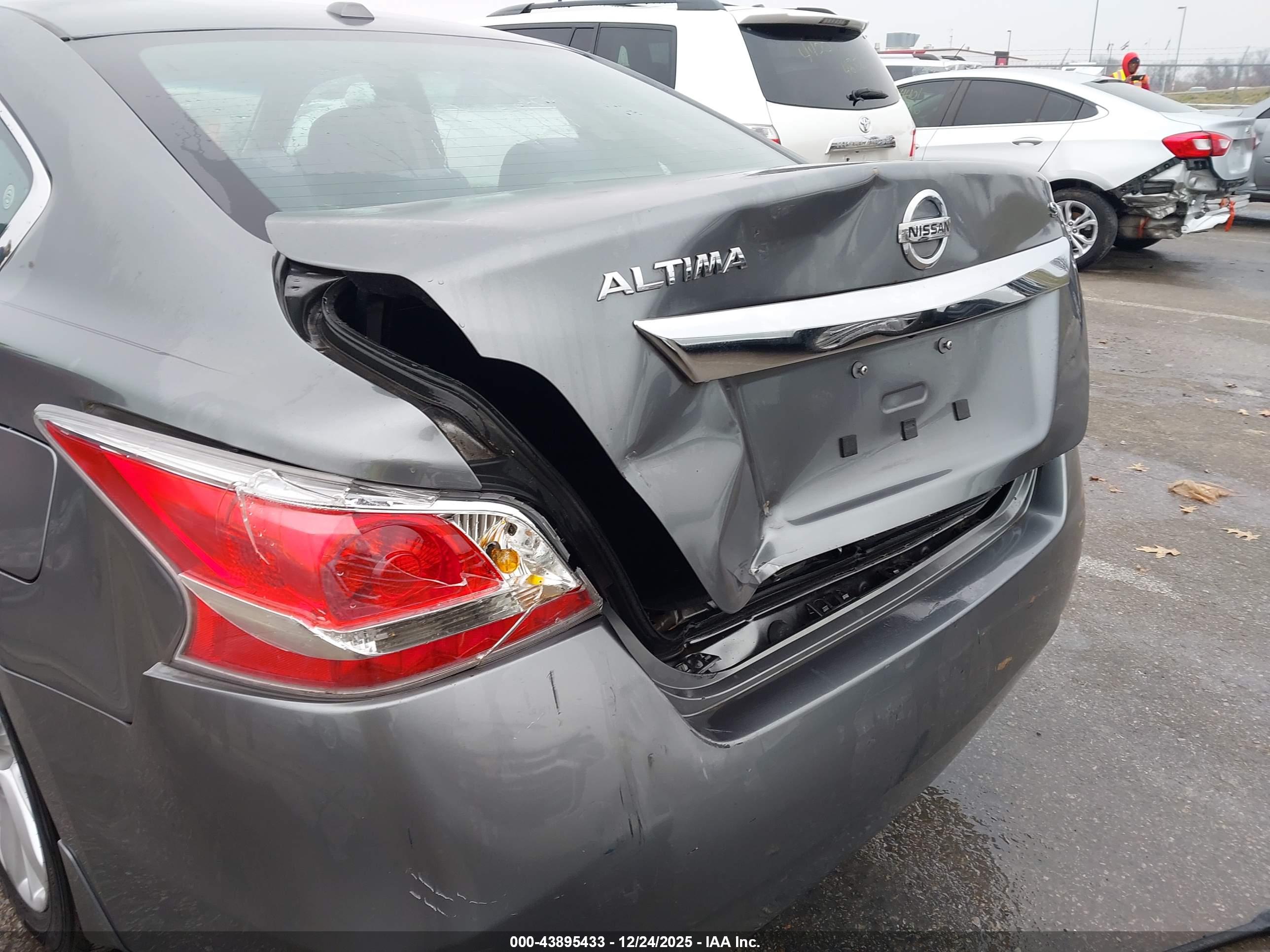 NISSAN ALTIMA image 6