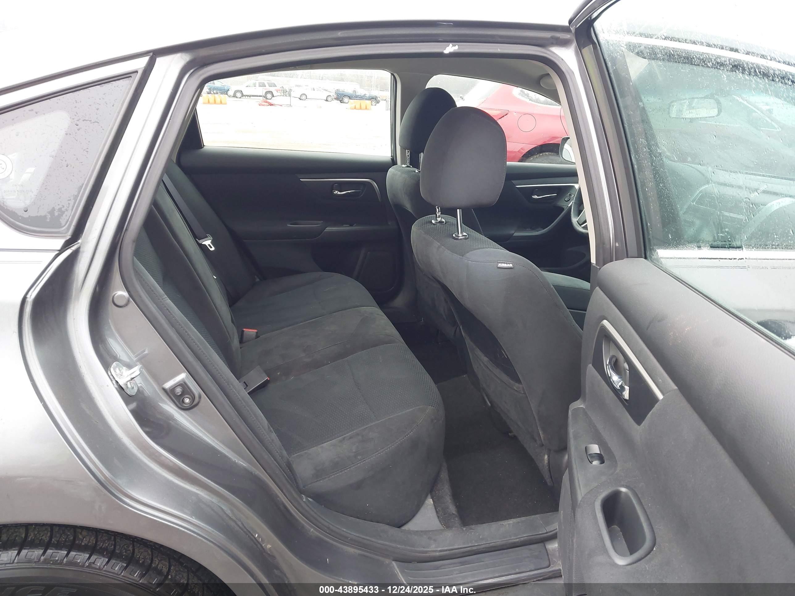 NISSAN ALTIMA image 8