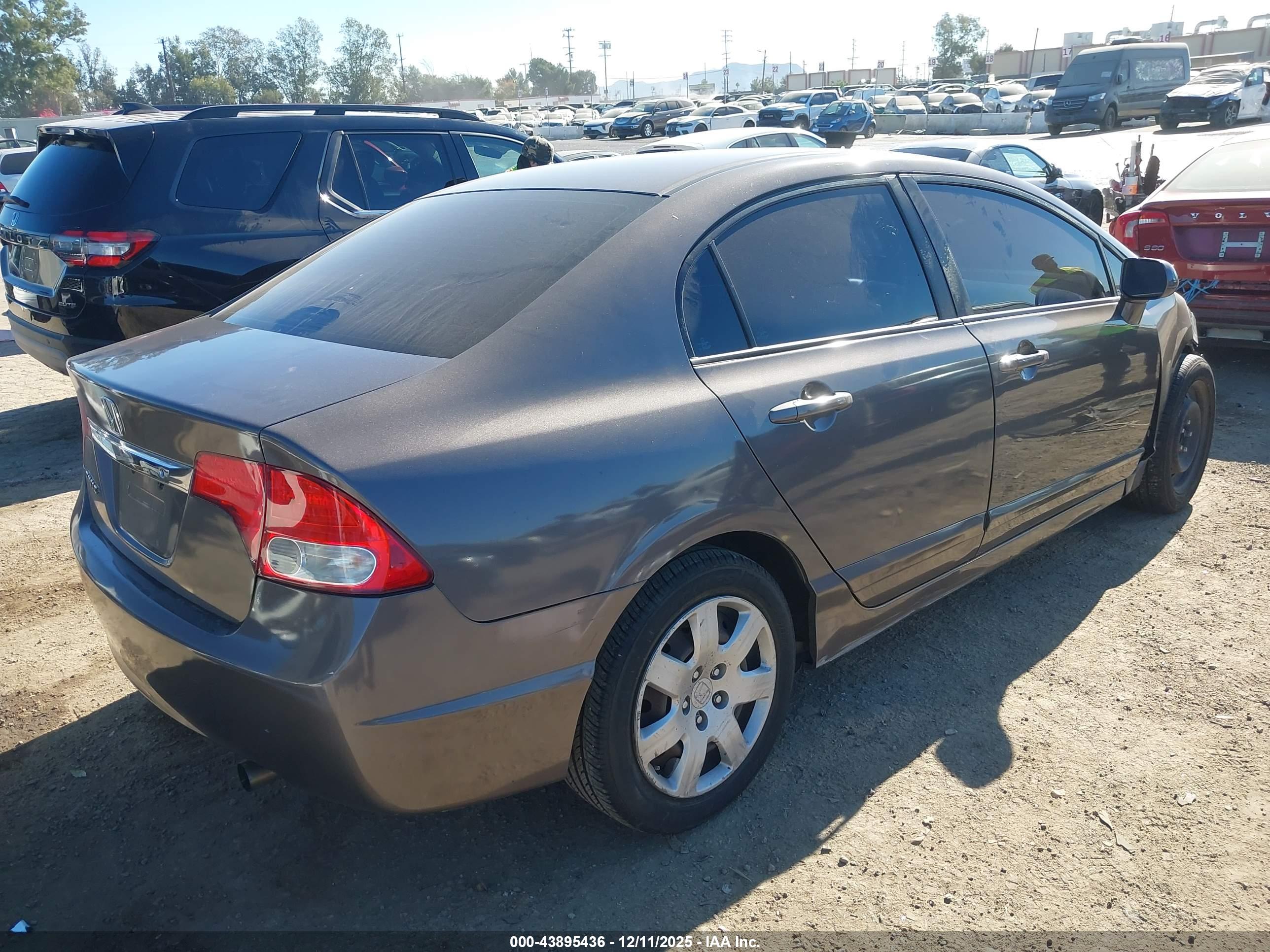 HONDA CIVIC image 4