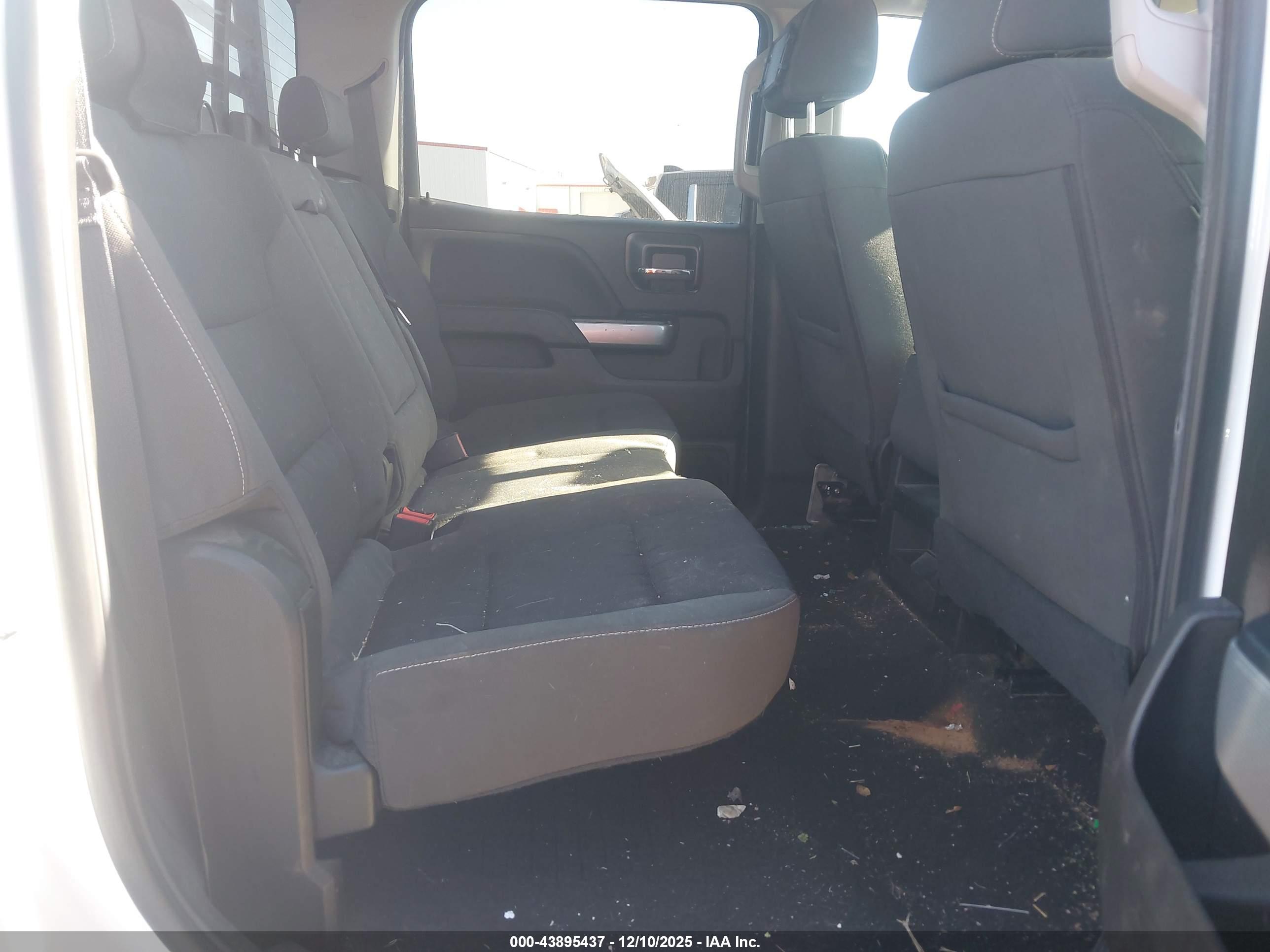 CHEVROLET SILVERADO image 8
