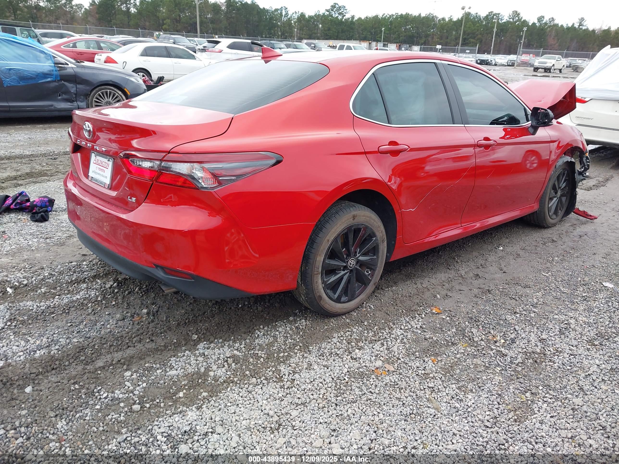 TOYOTA CAMRY image 4