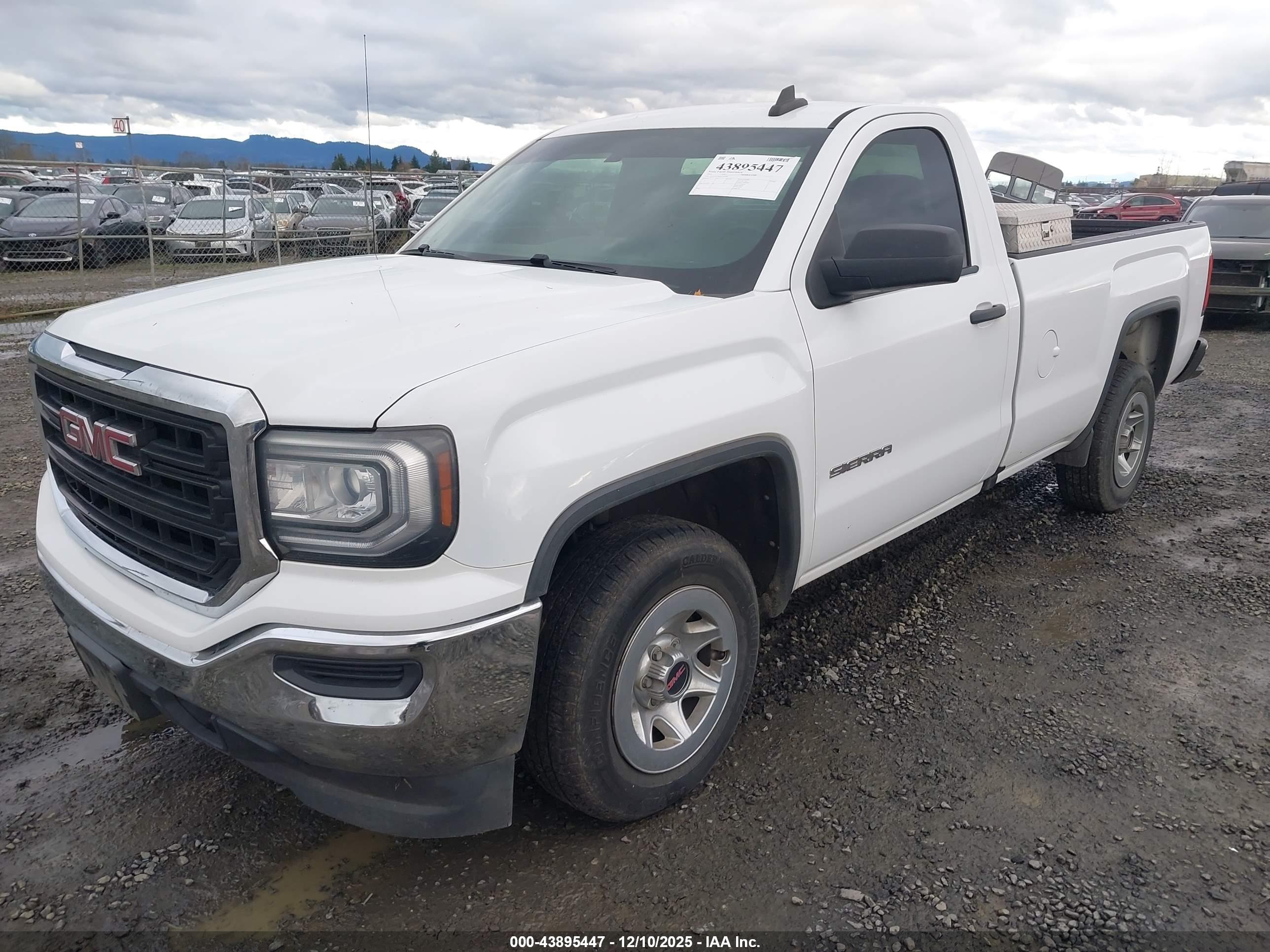 GMC SIERRA image 2