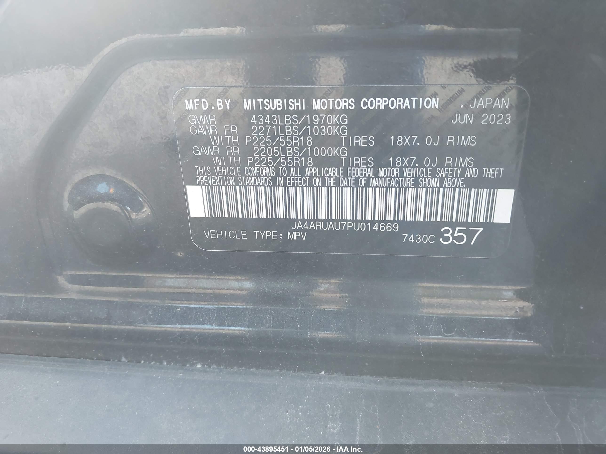 MITSUBISHI OUTLANDER image 9