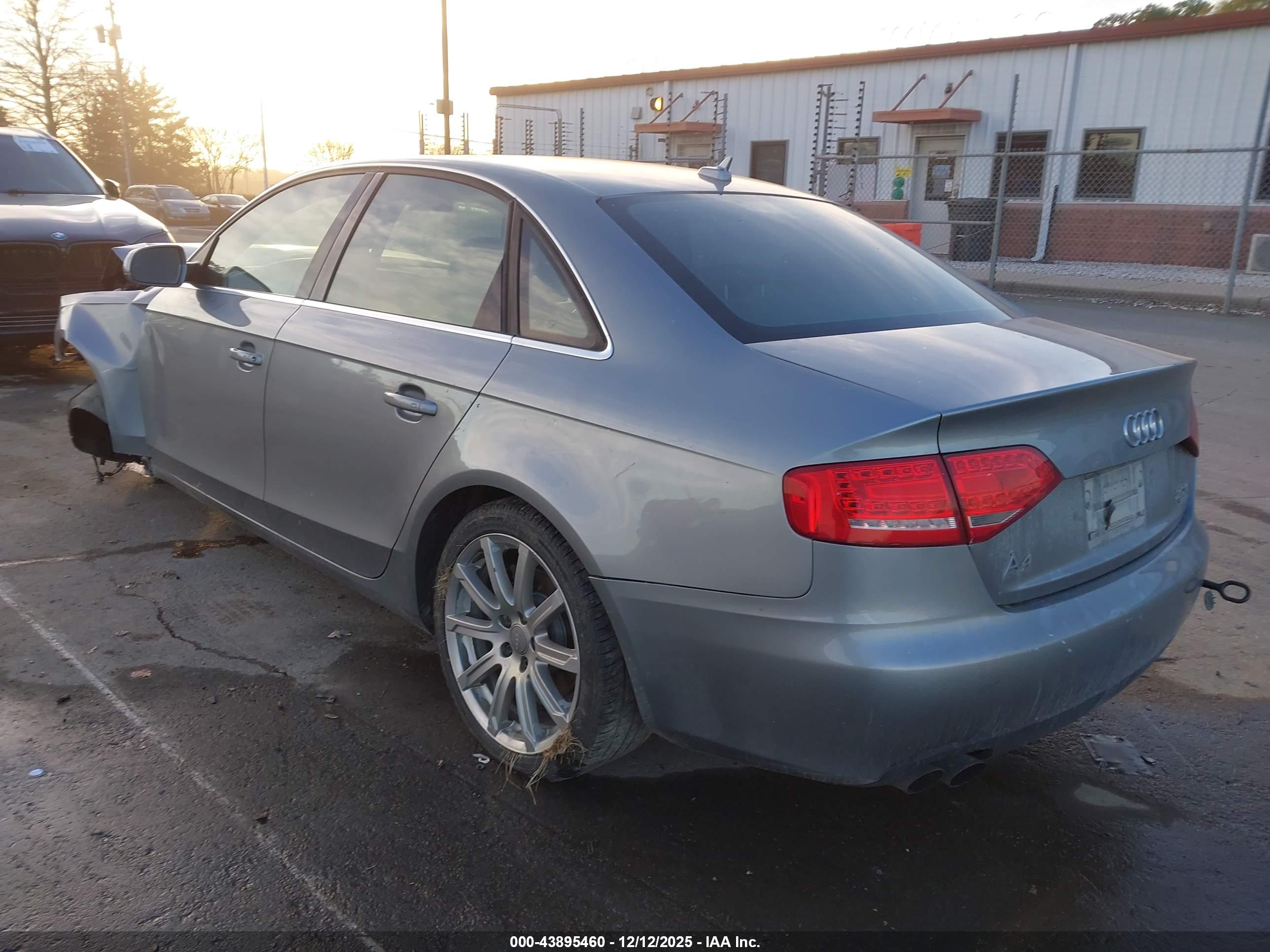 AUDI A4 image 3