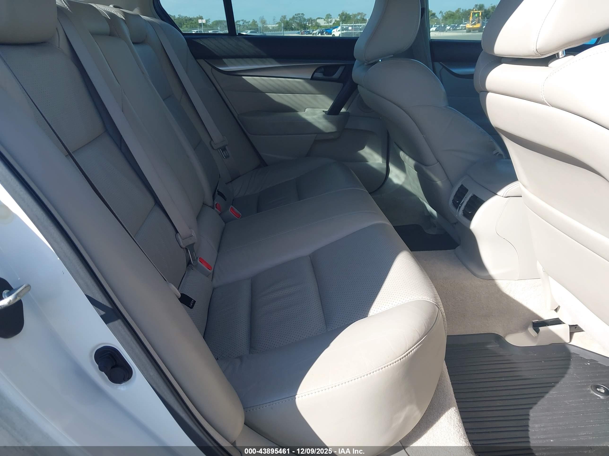 ACURA TL image 8