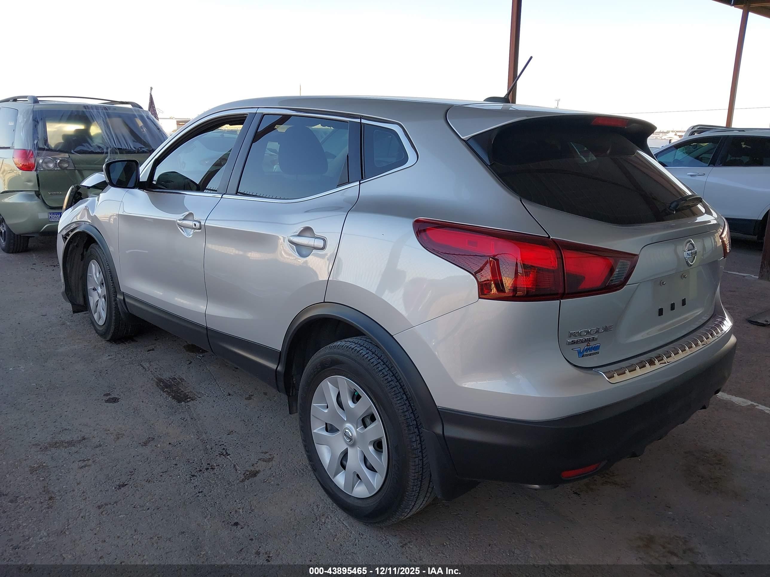 NISSAN ROGUE image 3