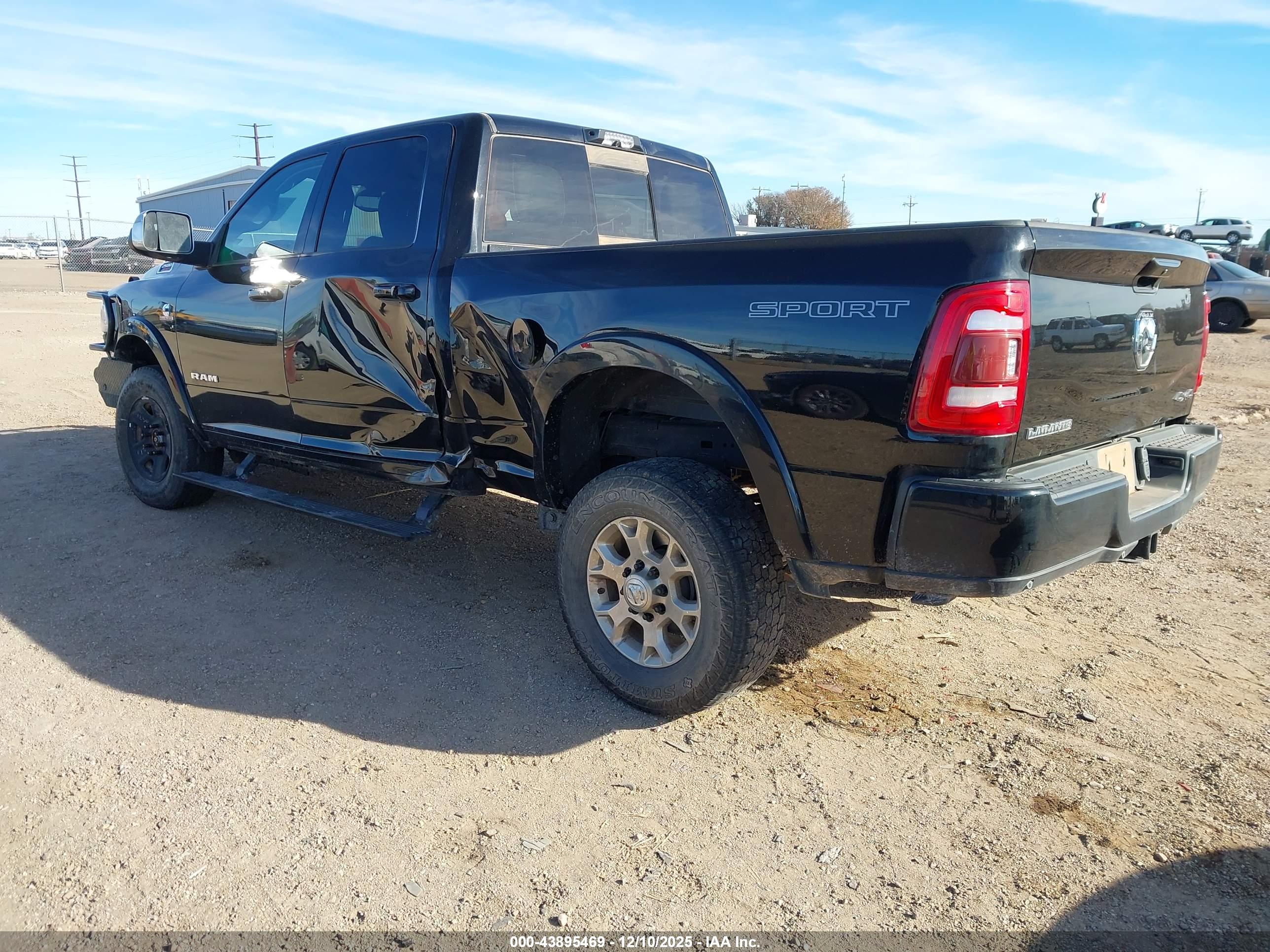 RAM 2500 image 3