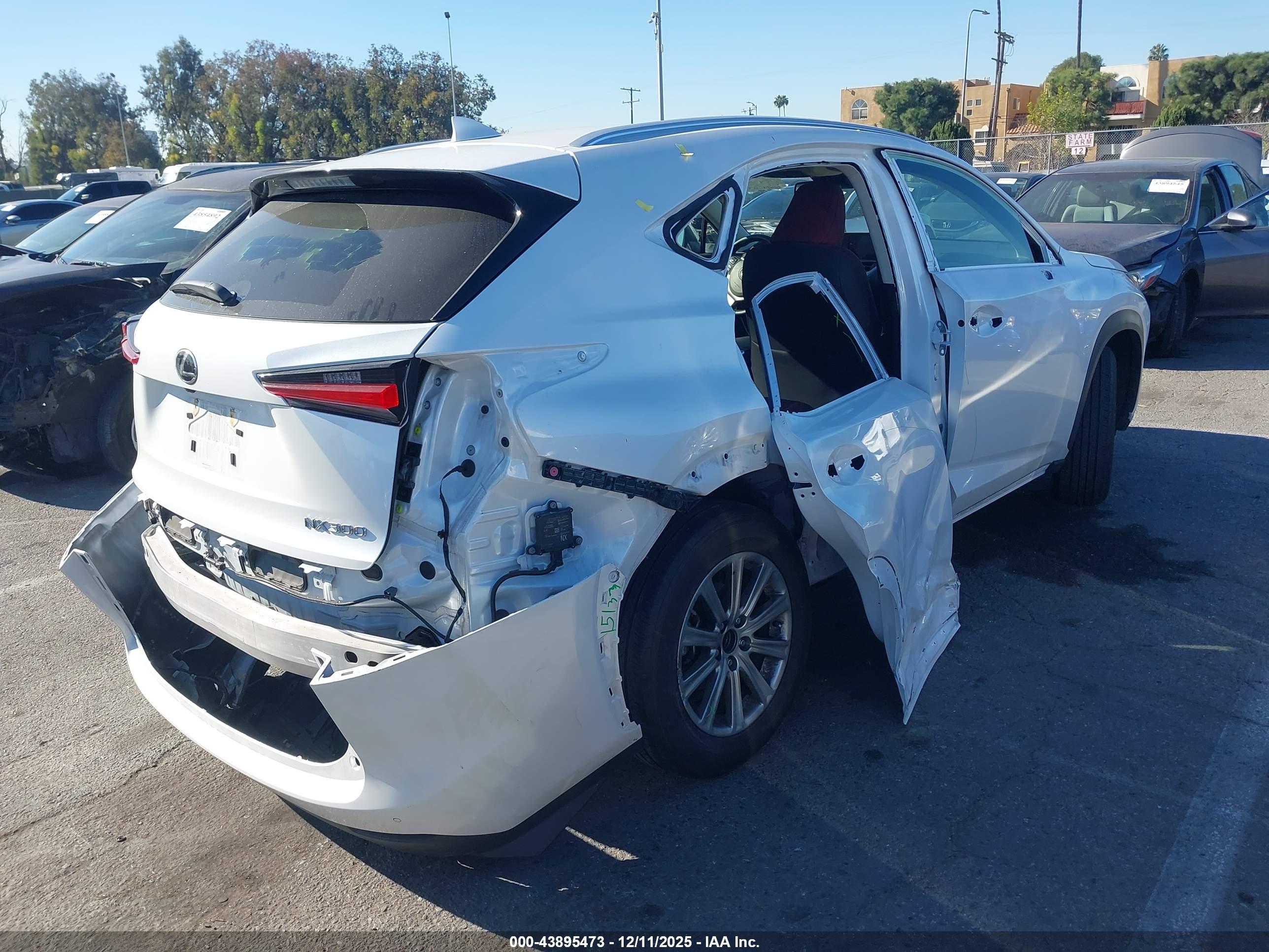 LEXUS NX image 4