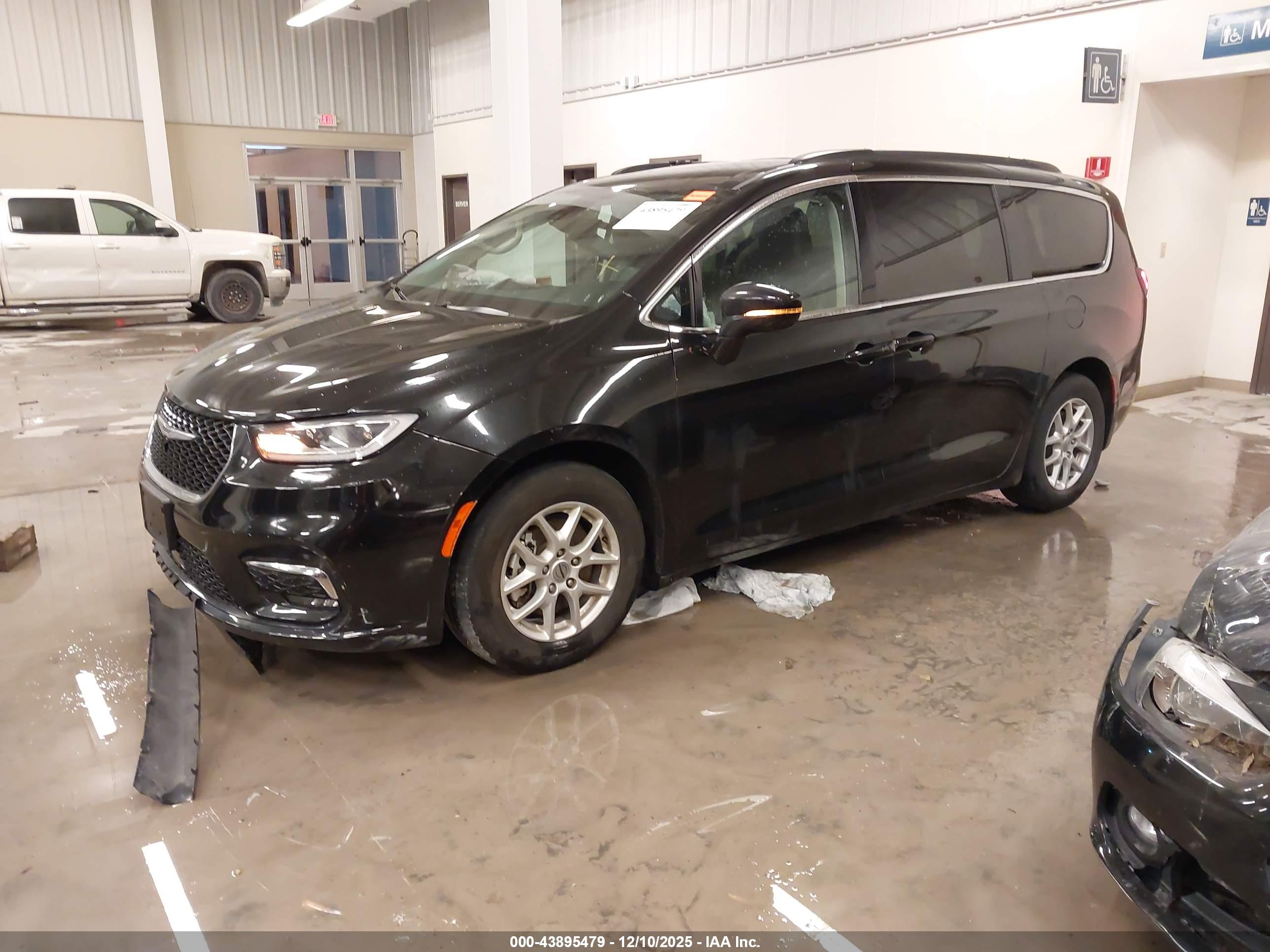 CHRYSLER PACIFICA image 2