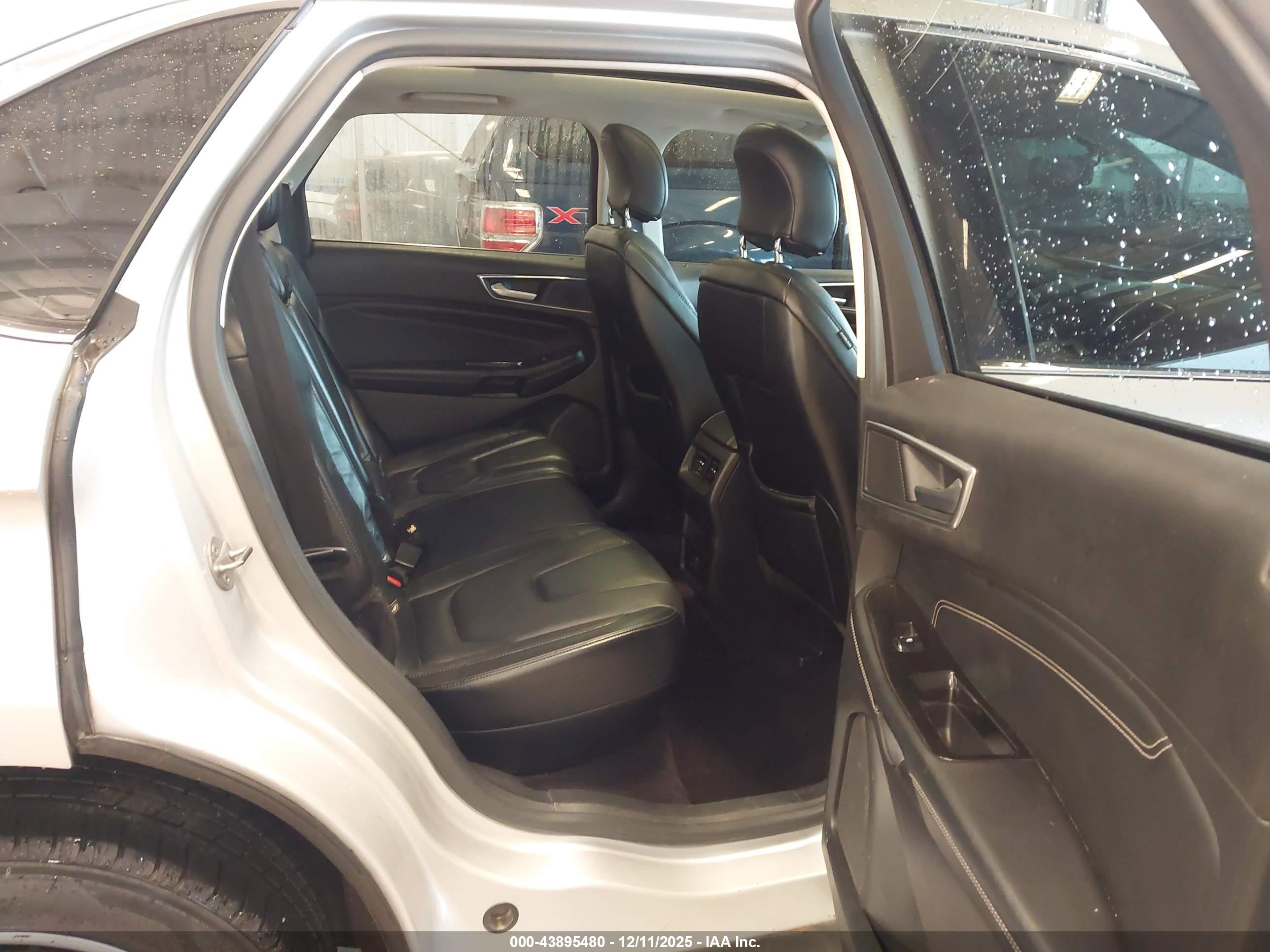 FORD EDGE image 8
