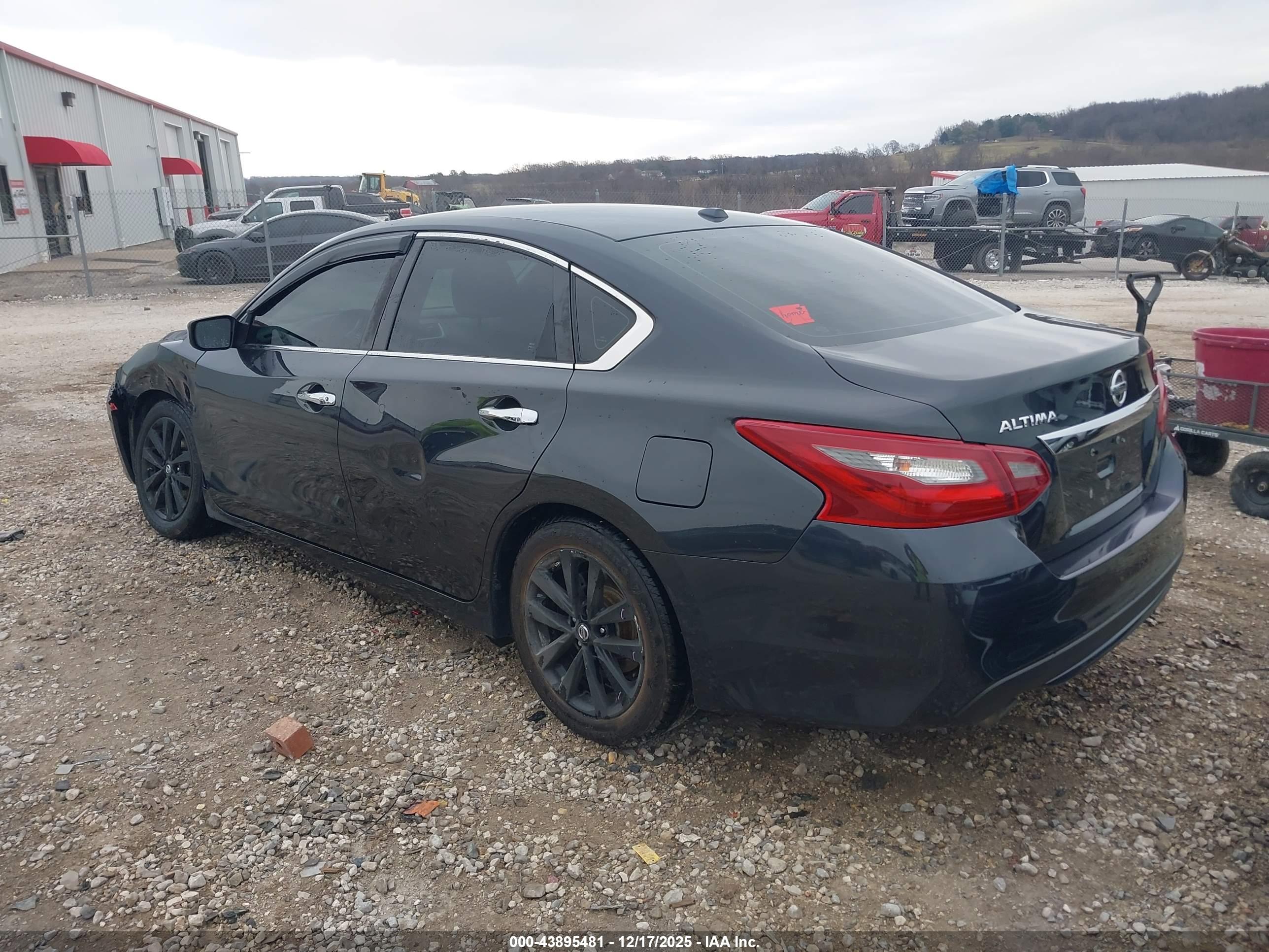 NISSAN ALTIMA image 3