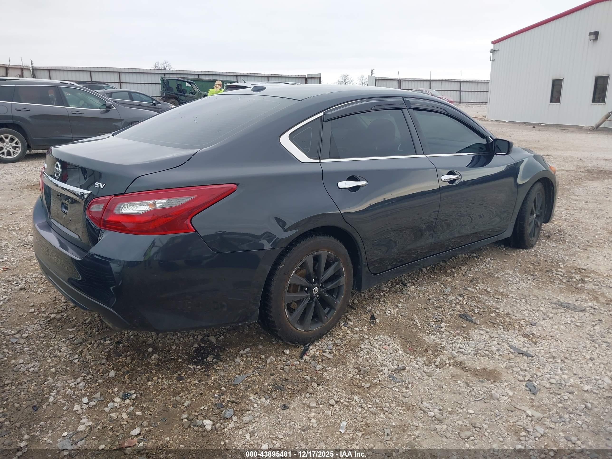 NISSAN ALTIMA image 4