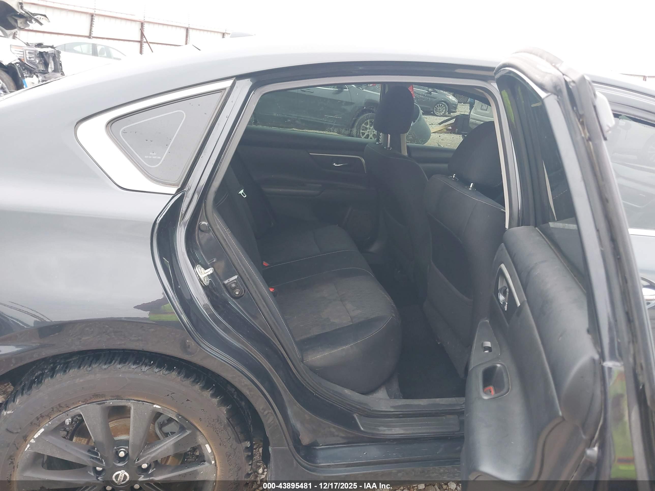 NISSAN ALTIMA image 8