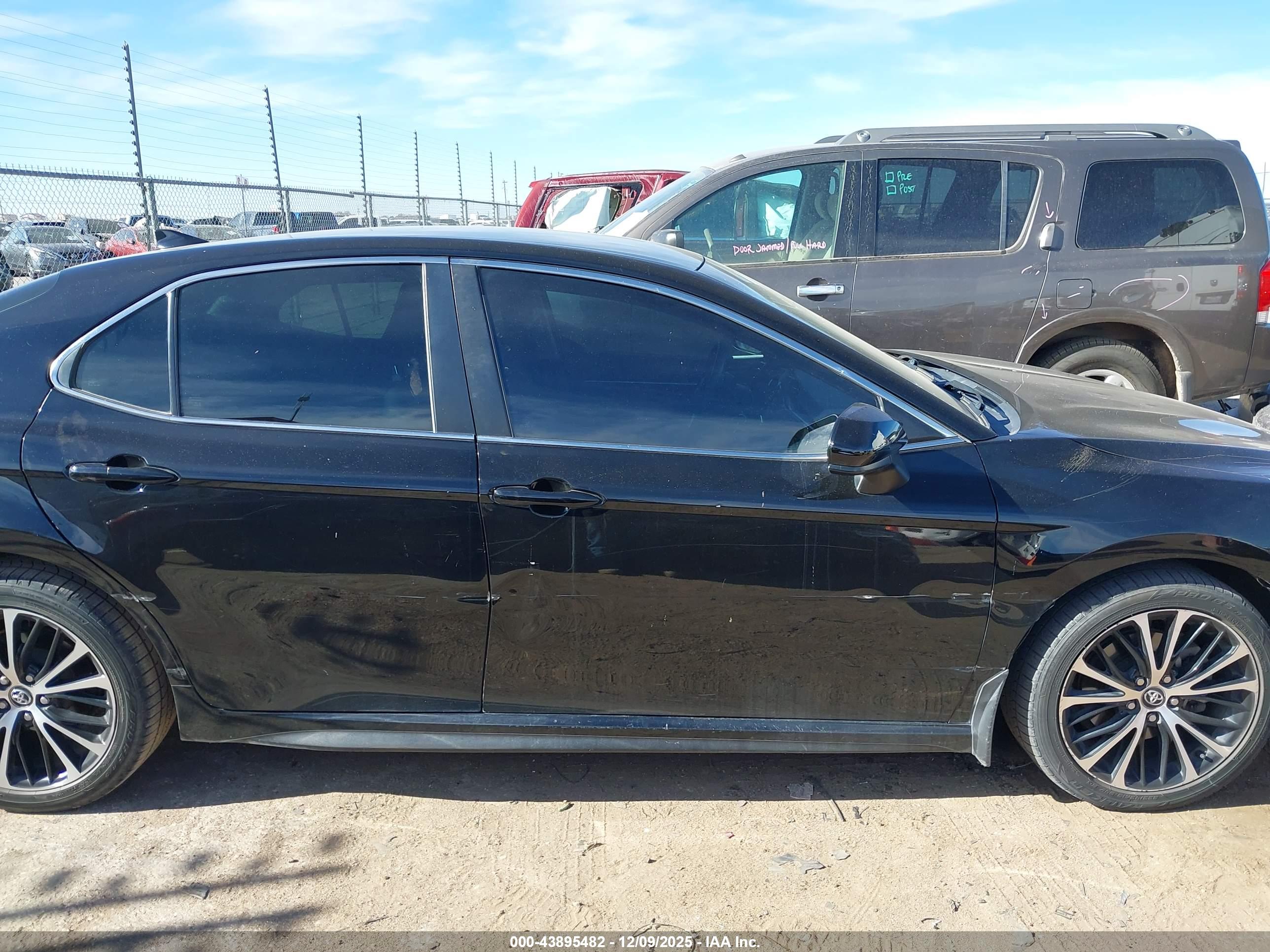 TOYOTA CAMRY image 6