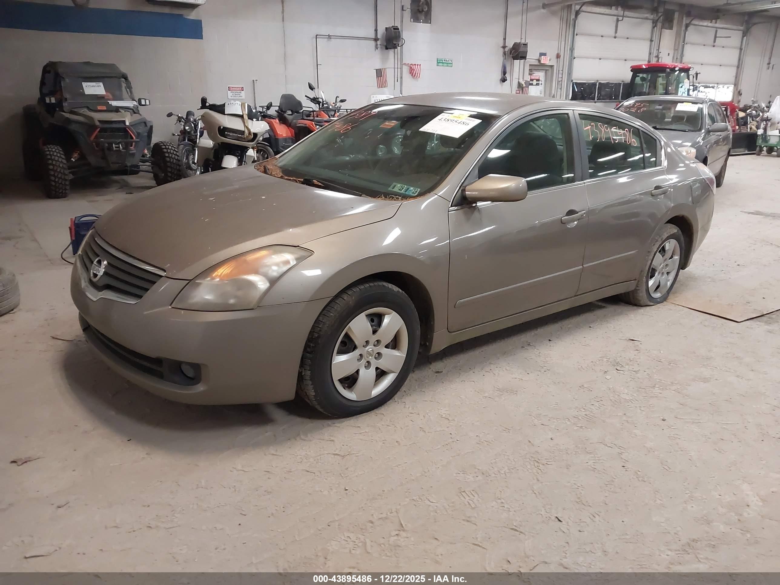 NISSAN ALTIMA image 2