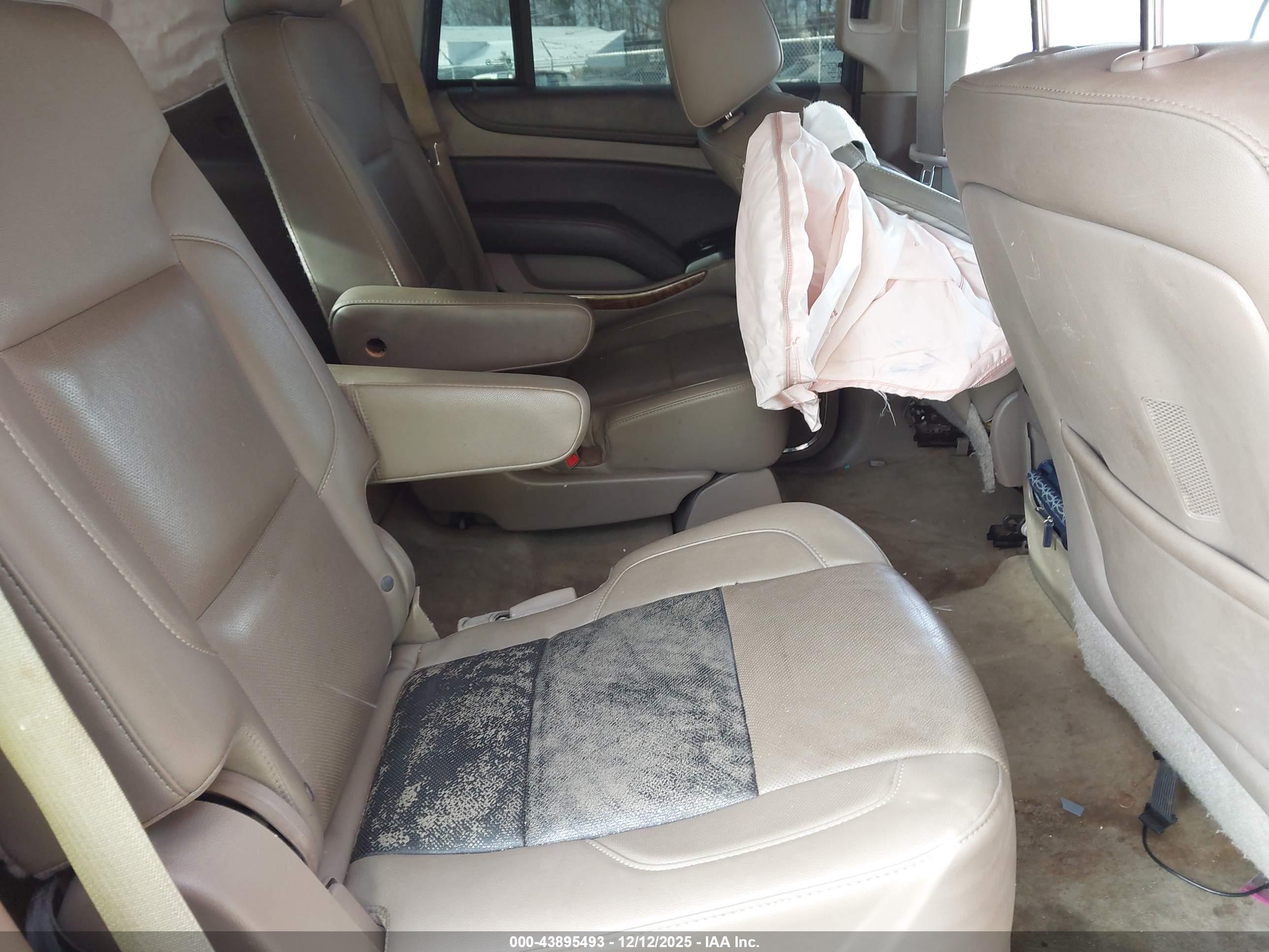 CHEVROLET TAHOE image 8