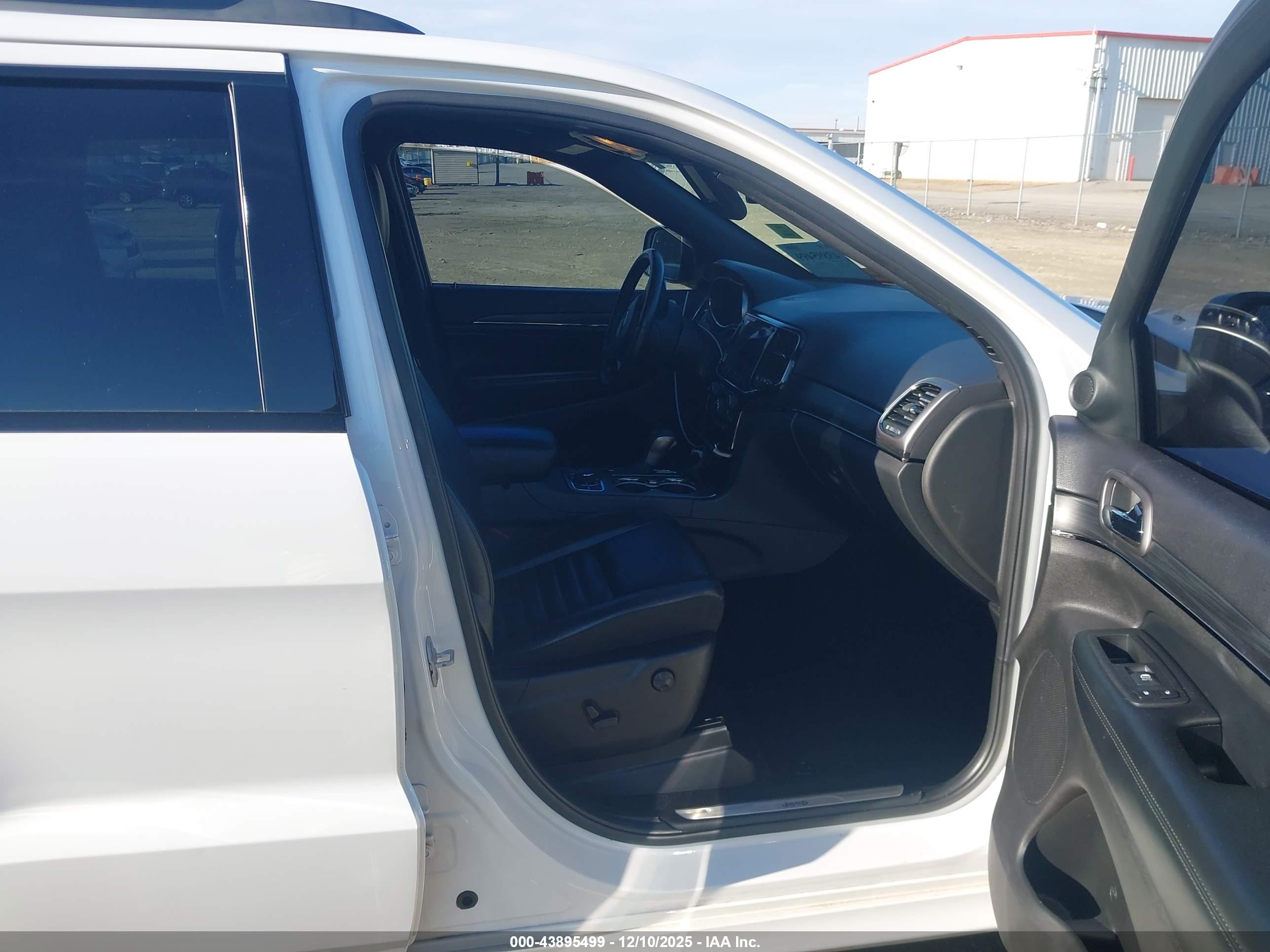 JEEP GRAND image 5