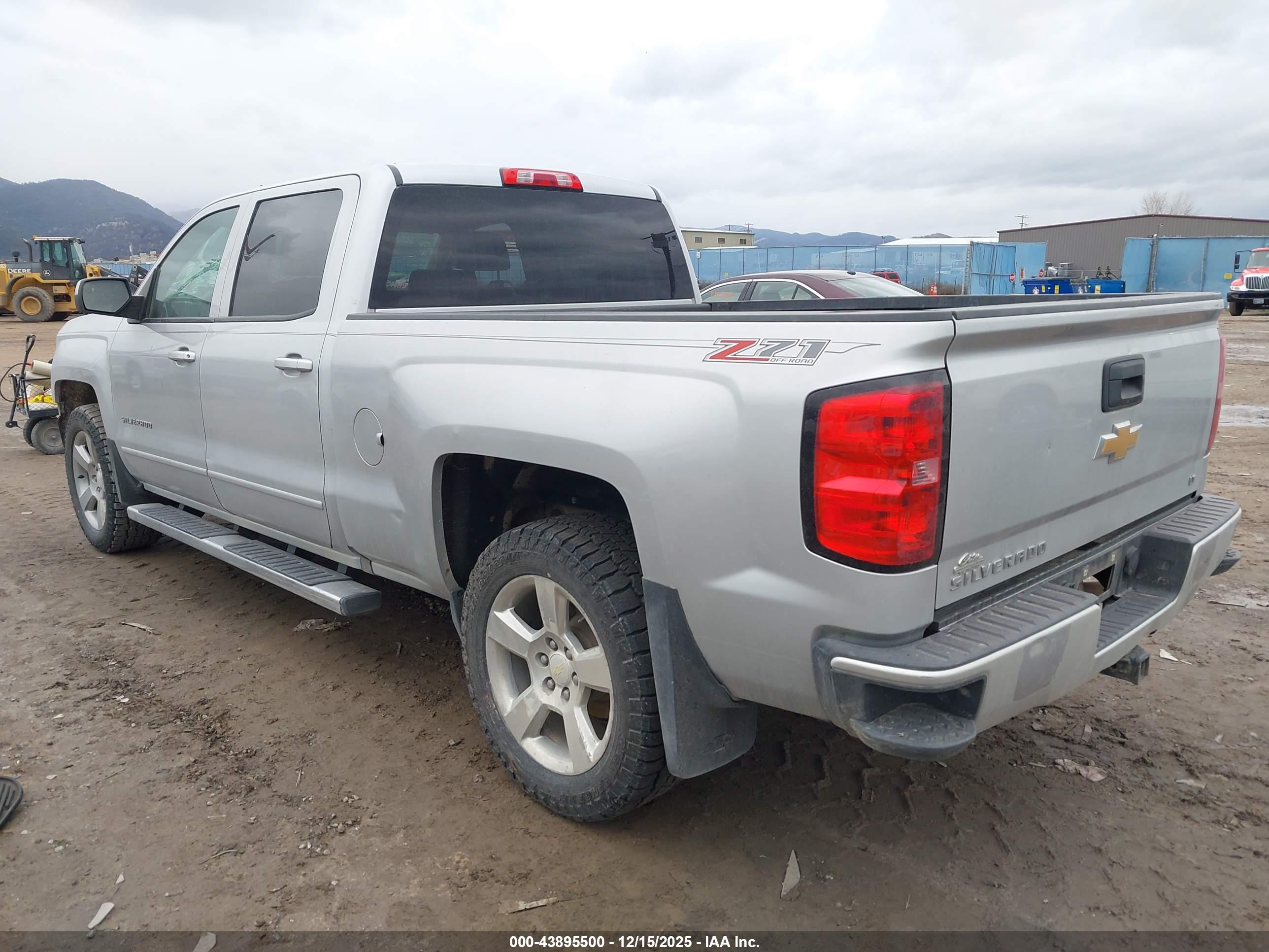 CHEVROLET SILVERADO image 3