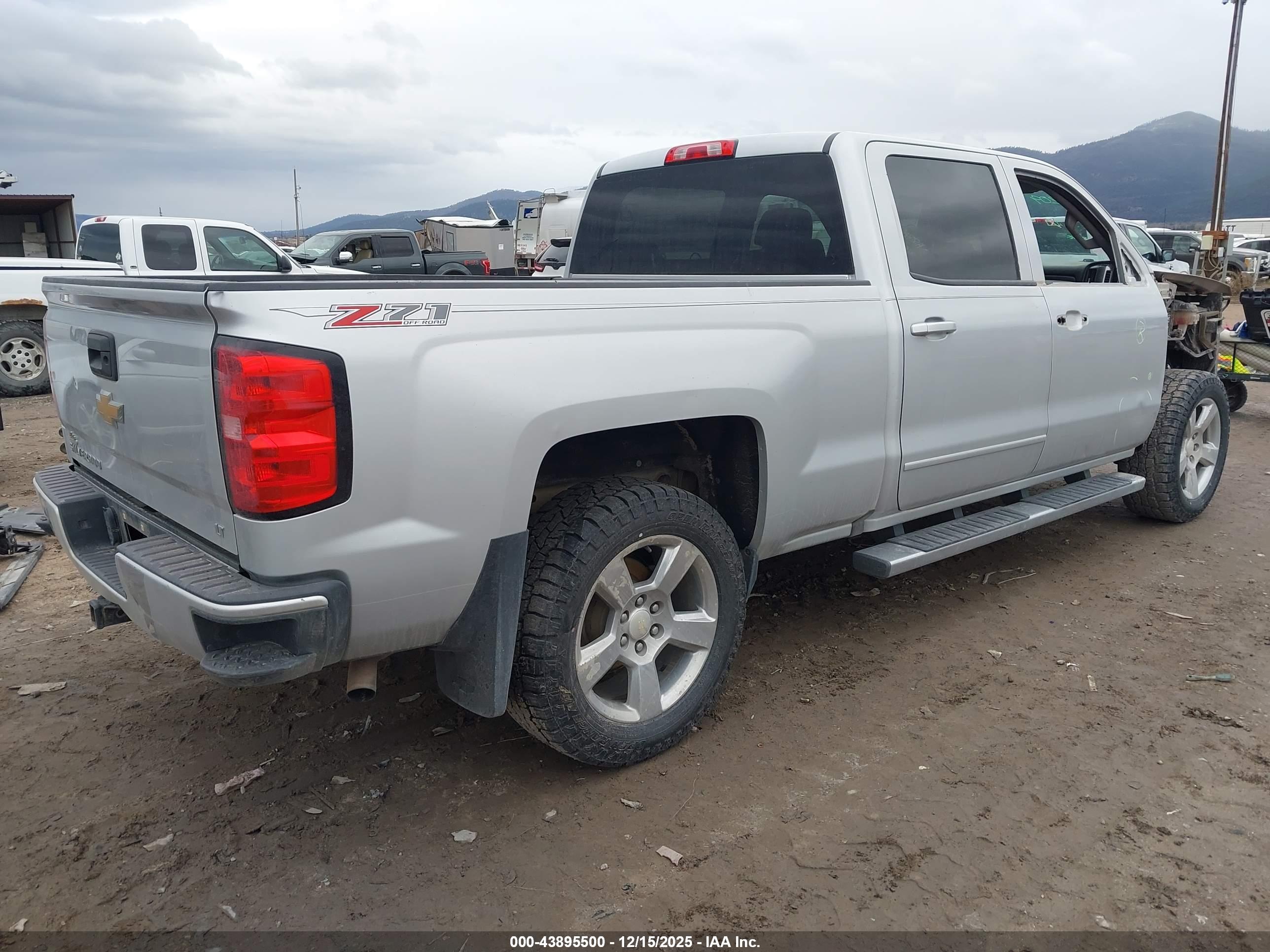 CHEVROLET SILVERADO image 4